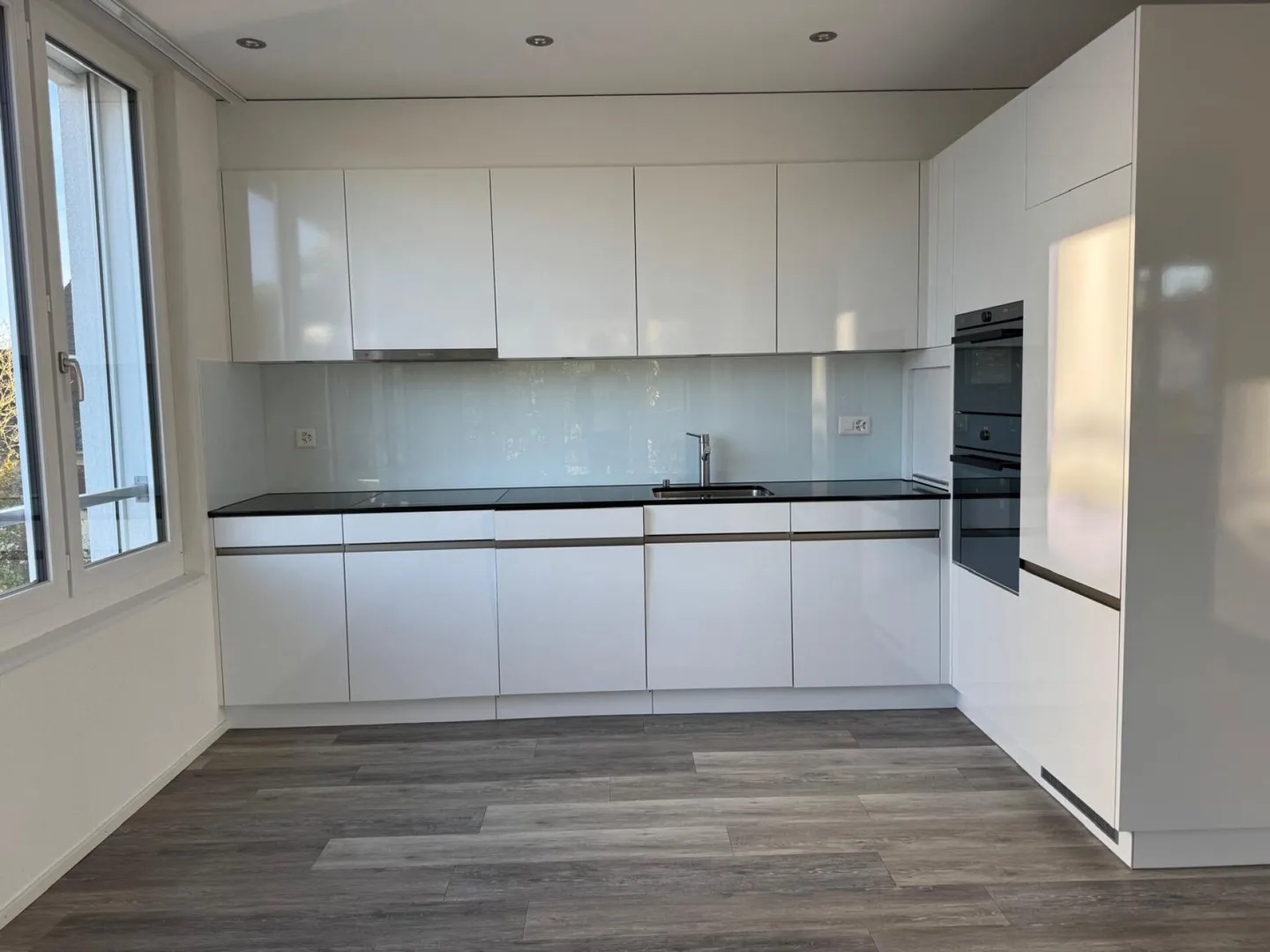 Appartamento moderno di 3,5 stanze nel centro del villaggio di Müllheim - Foto 3 di 12