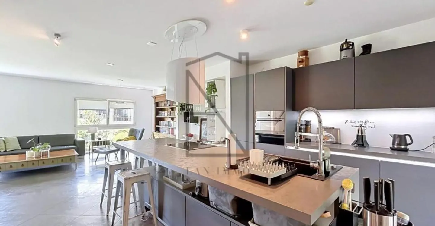 Triplex 5.5 rooms with independent space, close to the lake and EPFL - Photo 2 of 12