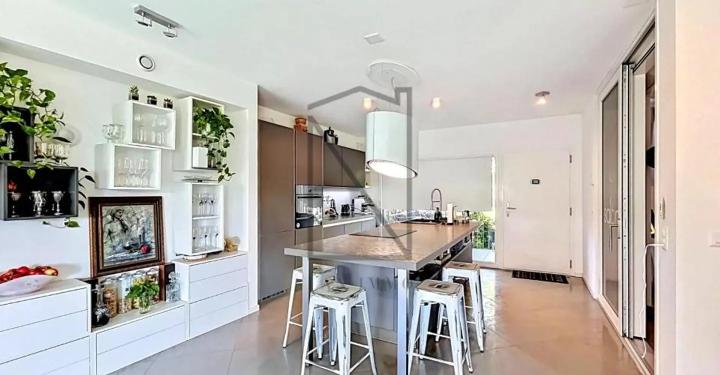 Triplex 5.5 rooms with independent space, close to the lake and EPFL - Photo 7 of 12