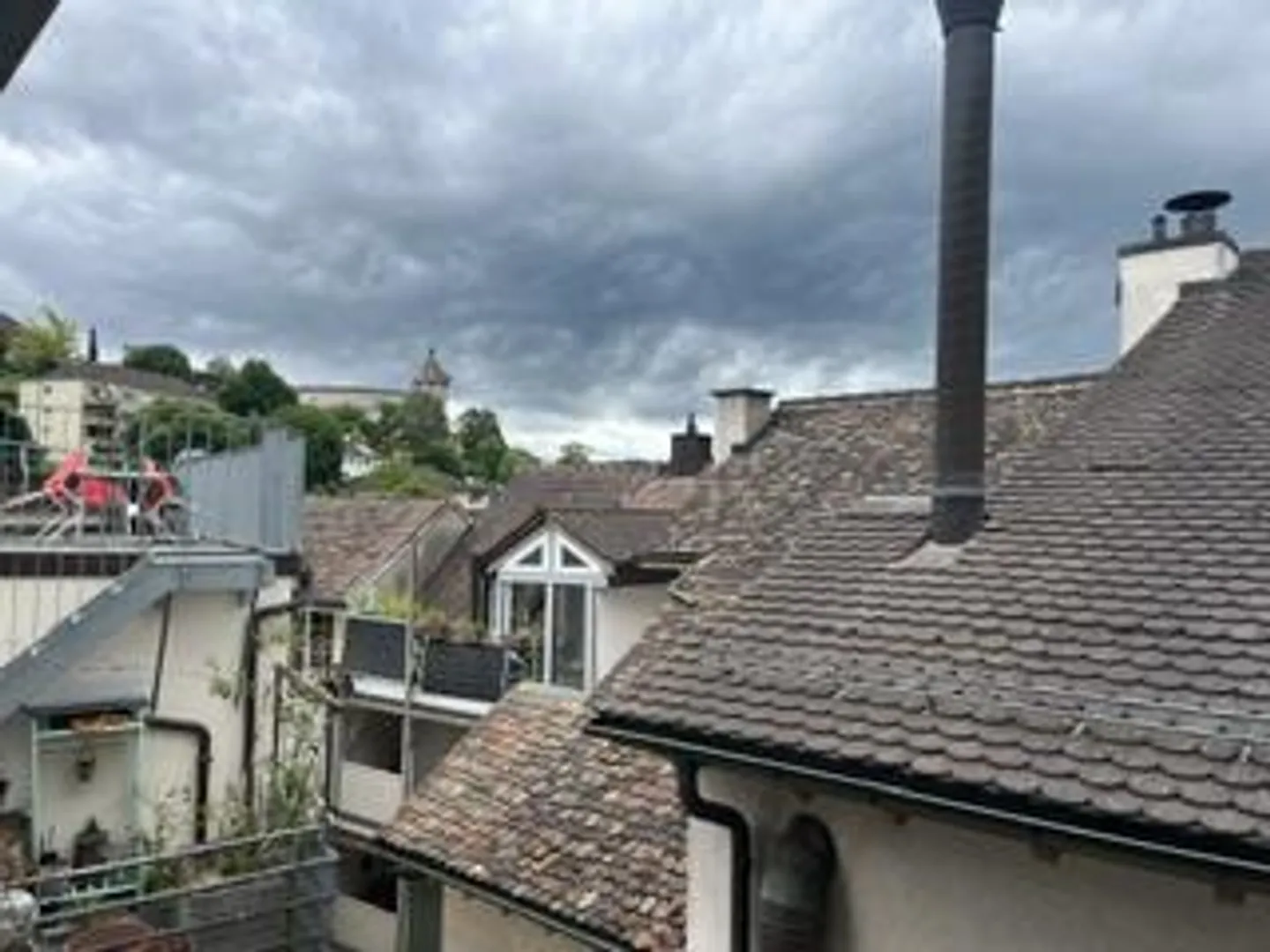 Appartamento di 3 stanze nella città vecchia con ascensore e vista sul Munot - Foto 1 di 8