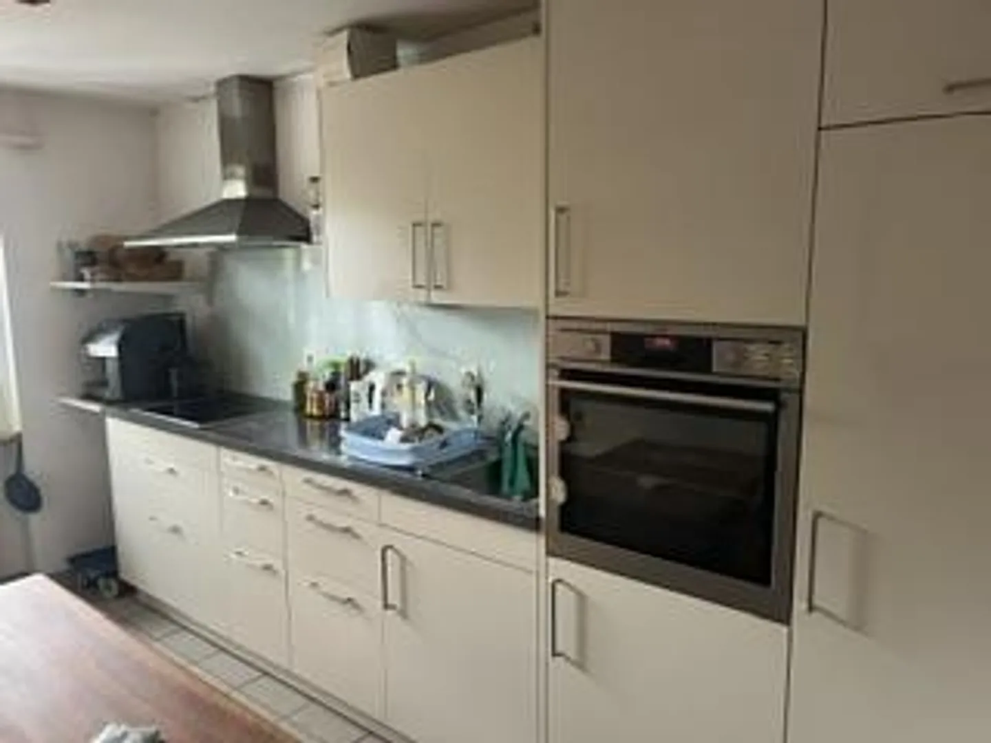 Appartamento di 3 stanze nella città vecchia con ascensore e vista sul Munot - Foto 2 di 8