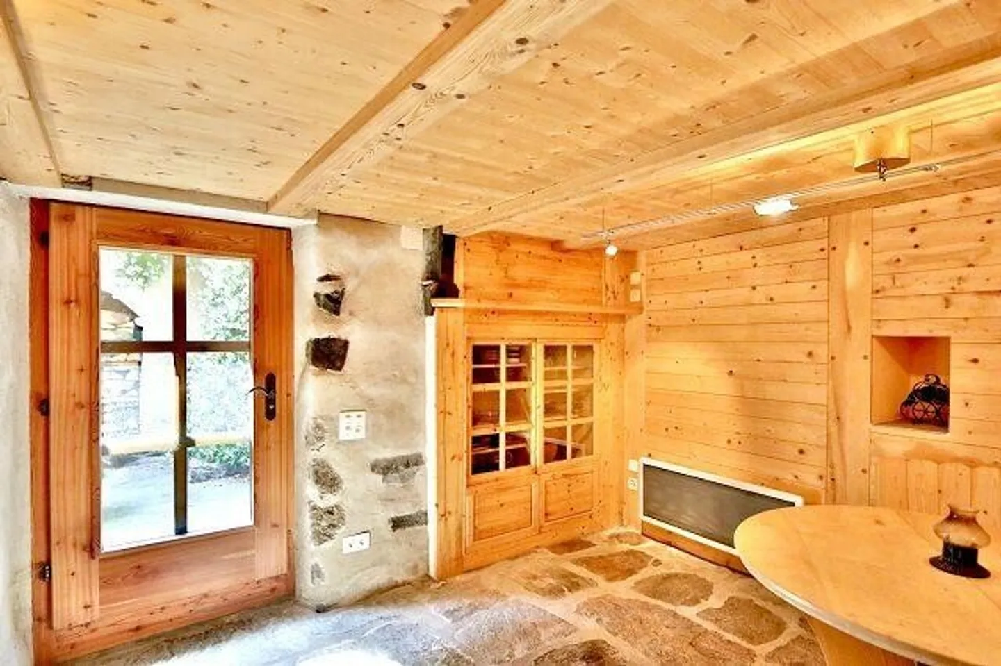 Rustico de 5 1/2 pièces au cœur du village avec un aménagement luxueux - Photo 8 sur 13