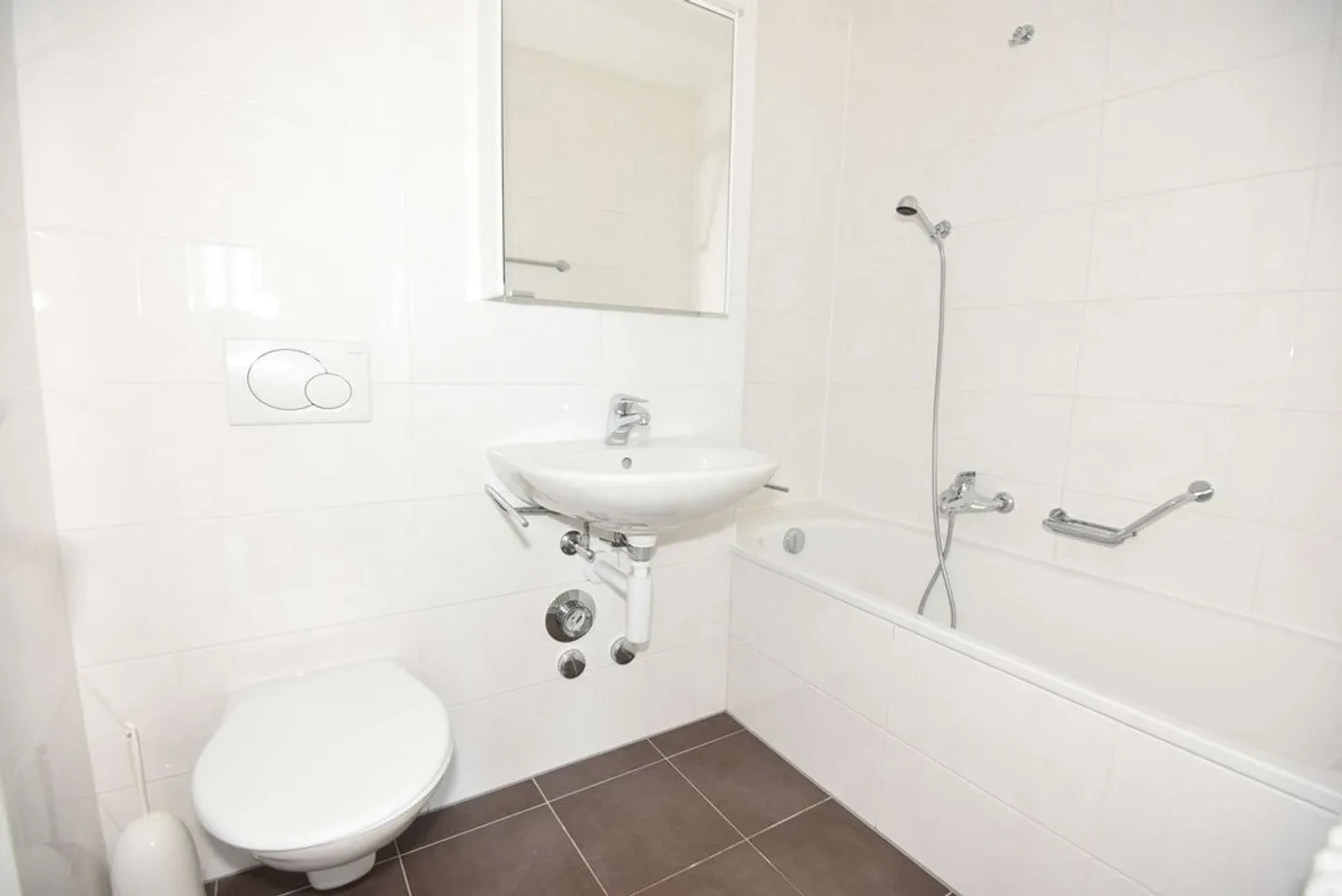 Beaulieu District, nice 2-room apartment - Photo 9 of 10
