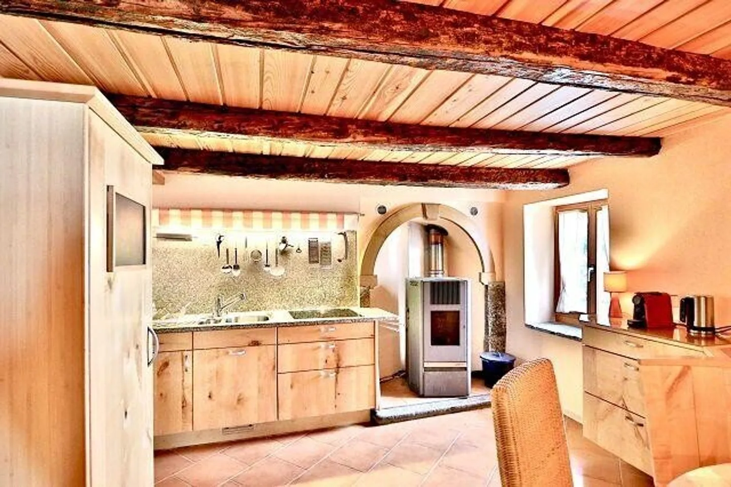 Rustico de 5 1/2 pièces au cœur du village avec un aménagement luxueux - Photo 9 sur 13