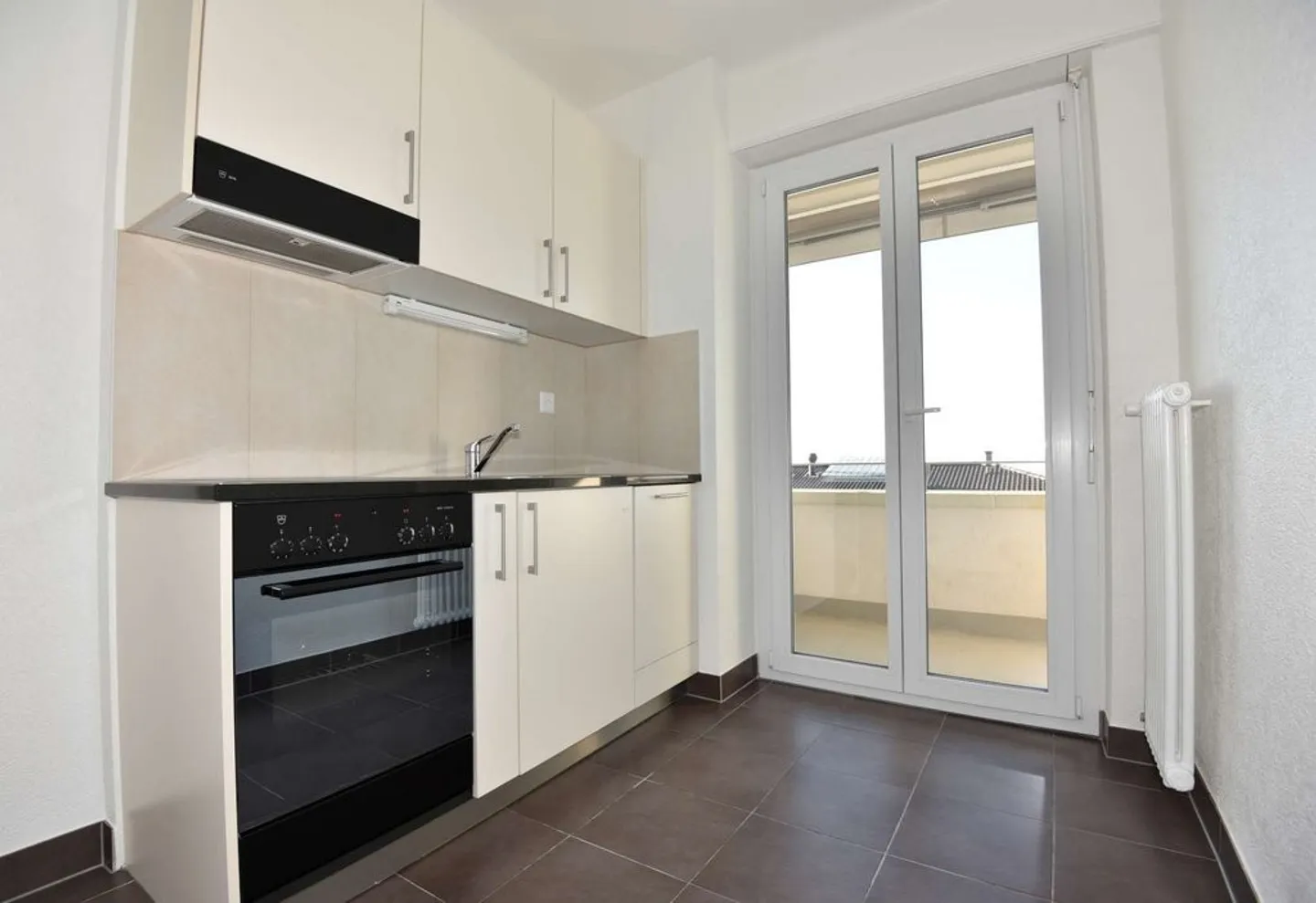 Beaulieu District, nice 2-room apartment - Photo 4 of 10