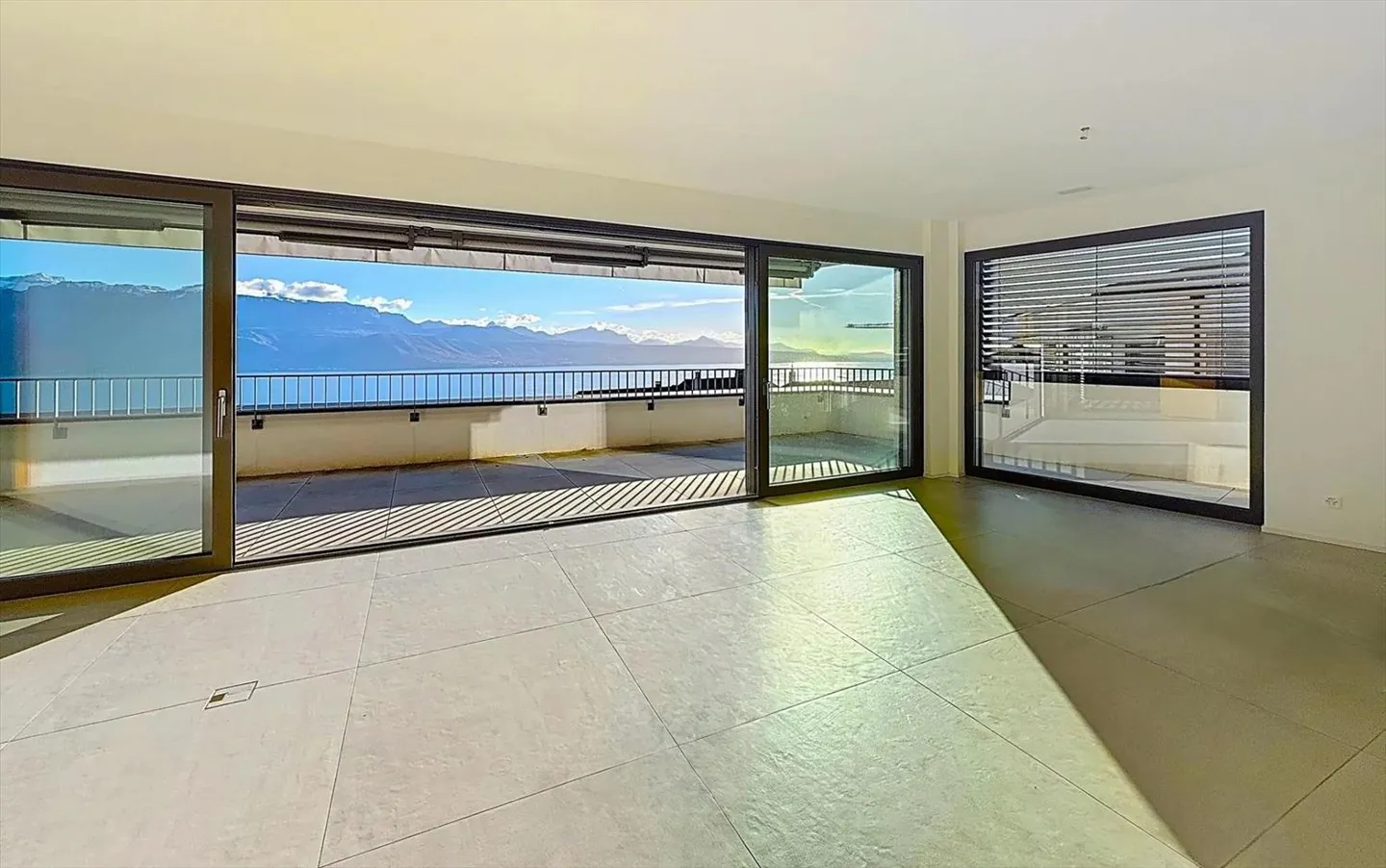 Grandvaux! Vue spectaculaire sur le lac! - Photo 6 sur 11