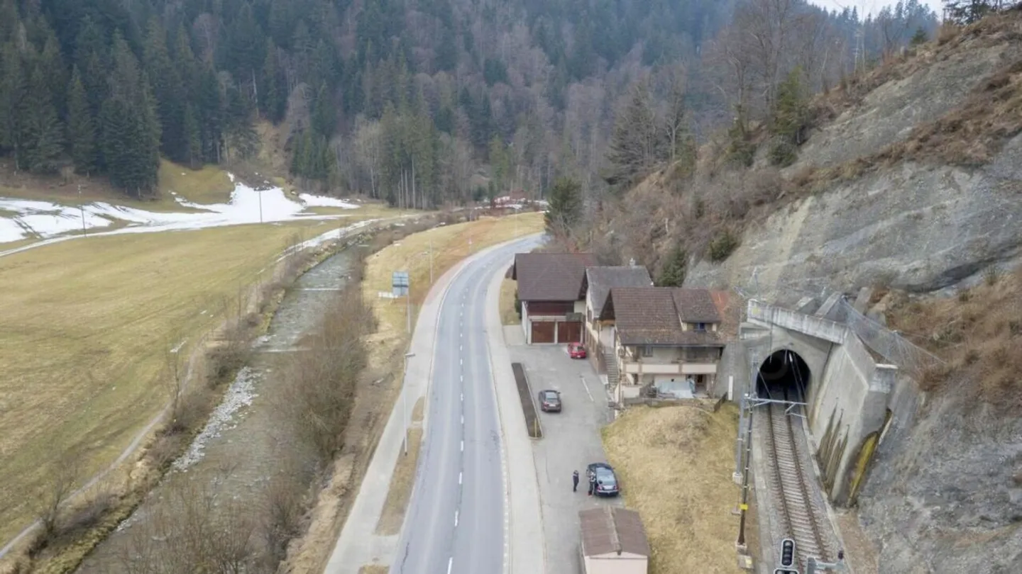 Occasione rara a Oensingen - Terreno edificabile con proprietà esistente e vista libera - Foto 17 di 18