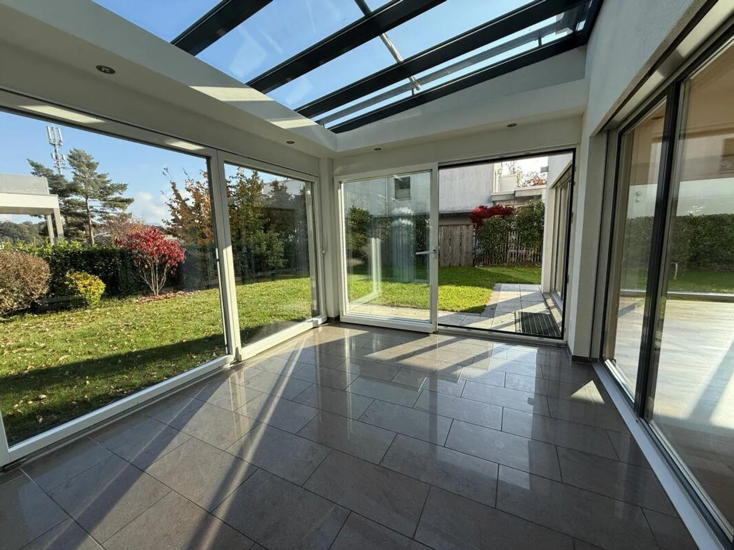 6.5 Zi. Einfamilienhaus mit Doppelgarage - Foto 6 von 14