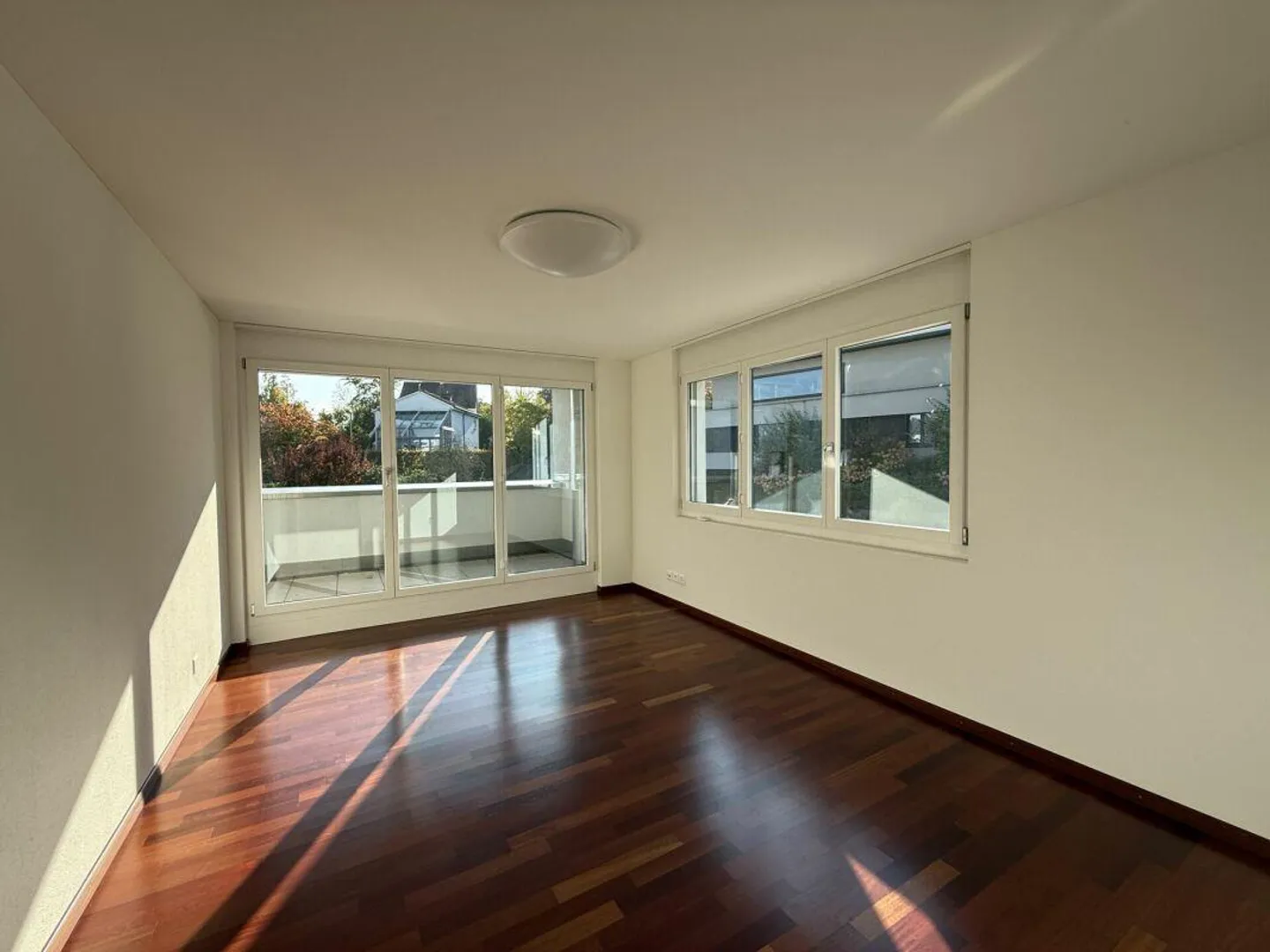 6.5 Zi. Einfamilienhaus mit Doppelgarage - Foto 7 von 14