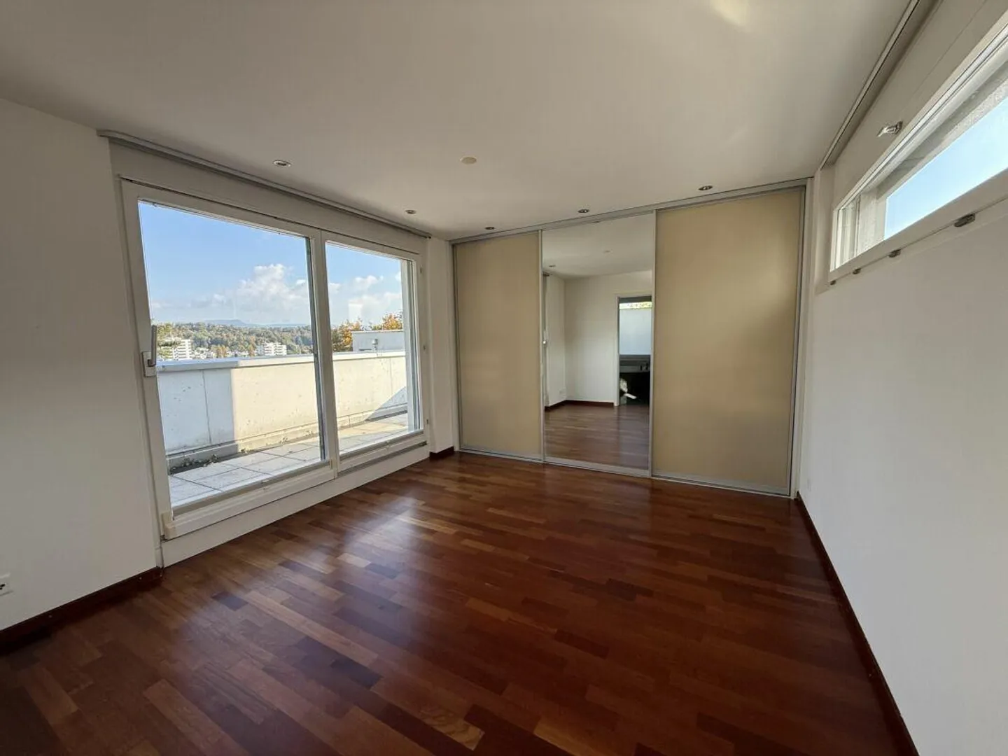 6.5 Zi. Einfamilienhaus mit Doppelgarage - Foto 9 von 14