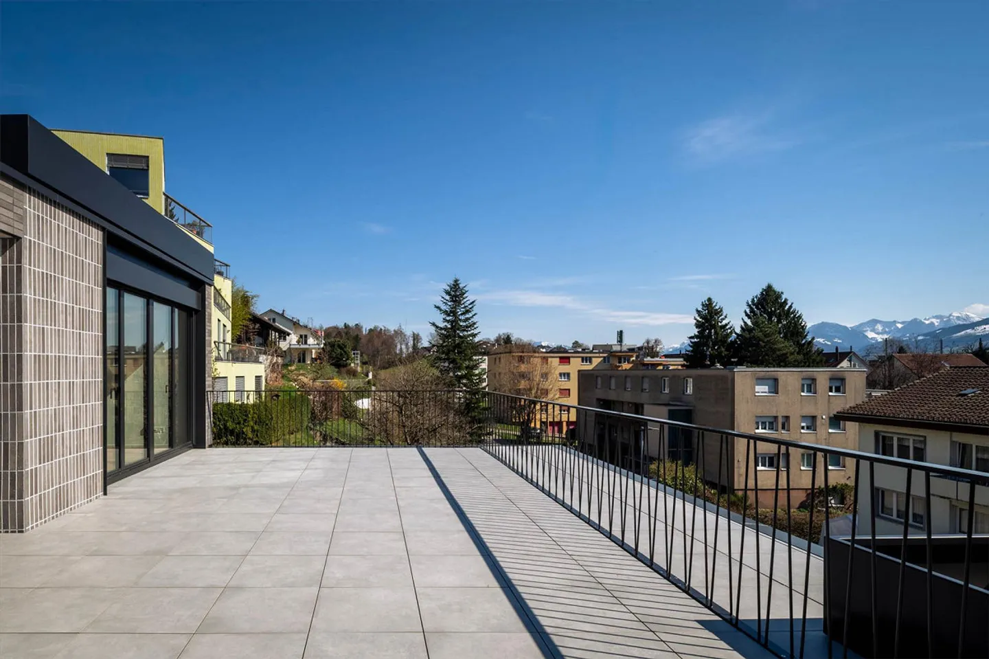 Exclusive and high-quality 4.5-room terrace apartment - Your dream residence with partial lake view in Uerikon - Photo 17 of 18