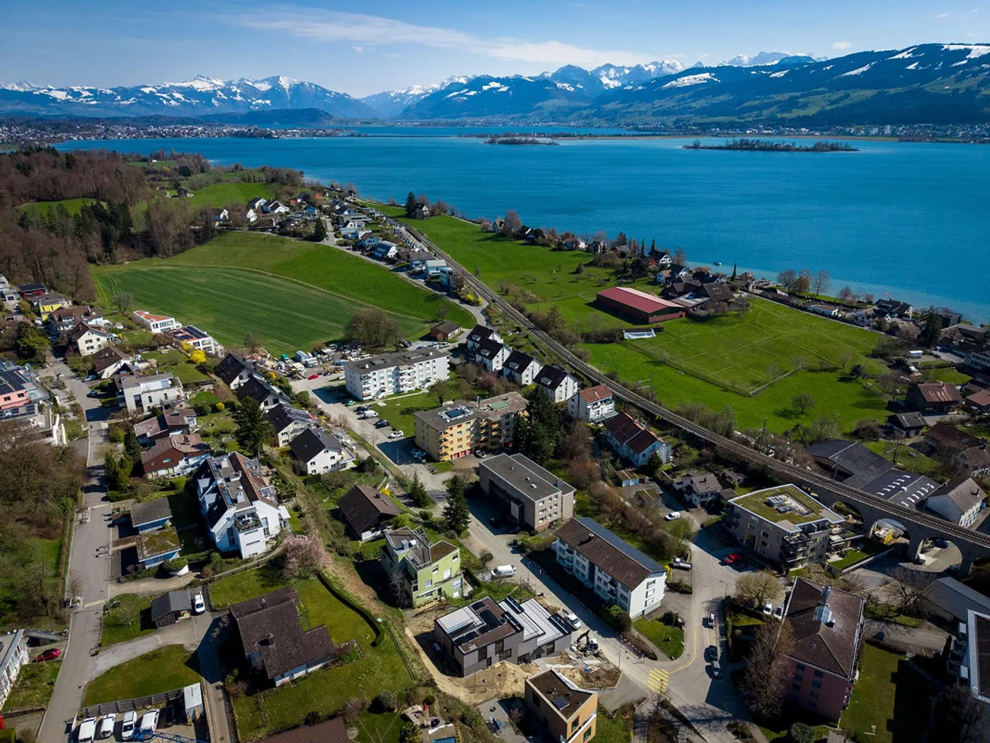 Exclusive and high-quality 4.5-room terrace apartment - Your dream residence with partial lake view in Uerikon - Photo 18 of 18