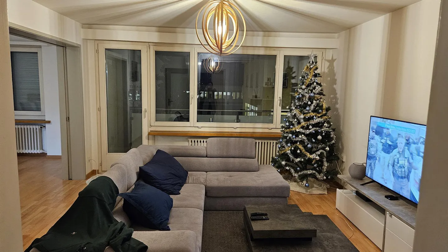 Bellissimo e spazioso appartamento di 5 stanze a Gossau - Foto 1 di 8