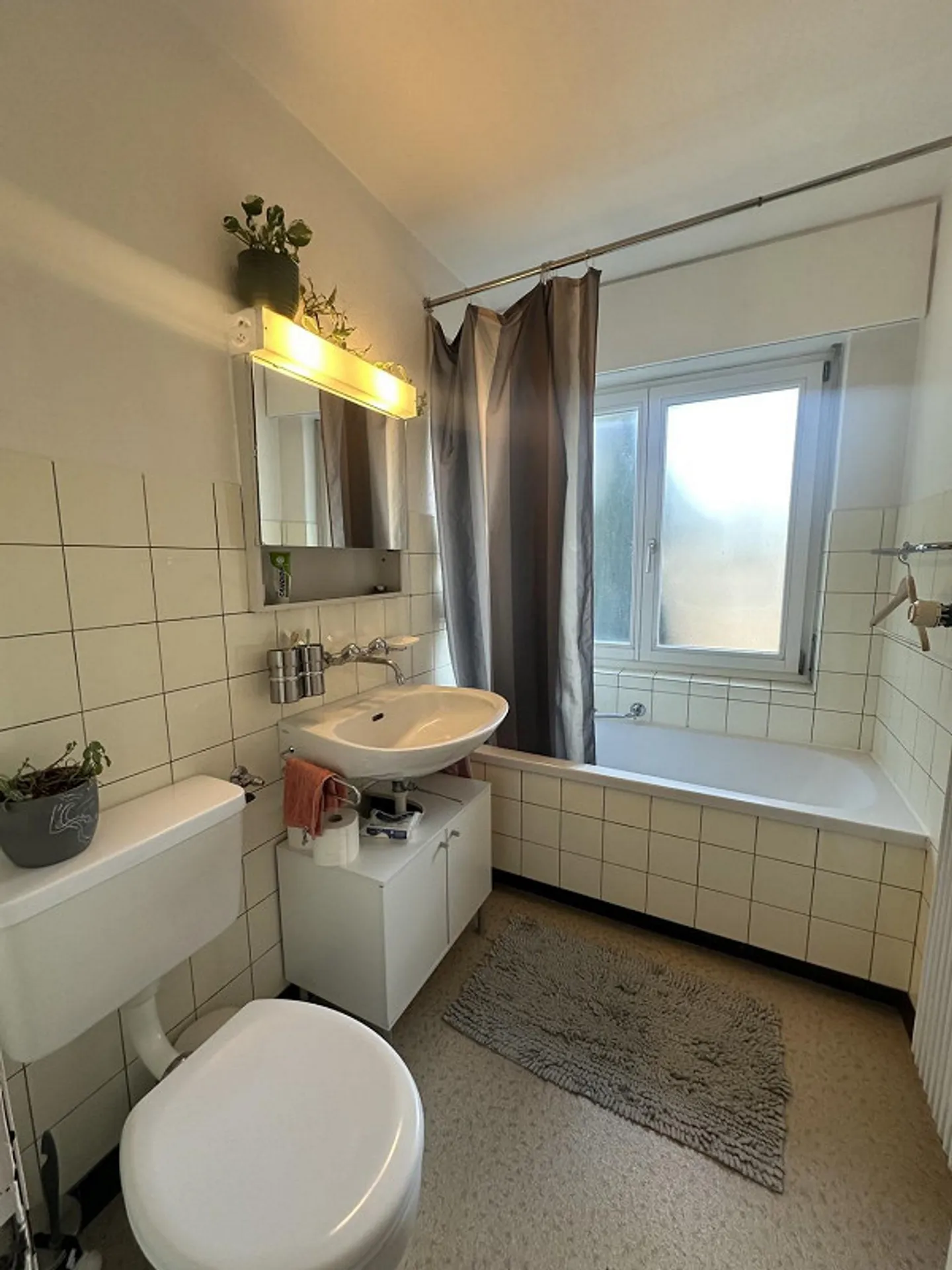 Appartement spacieux en emplacement central - Photo 7 sur 8