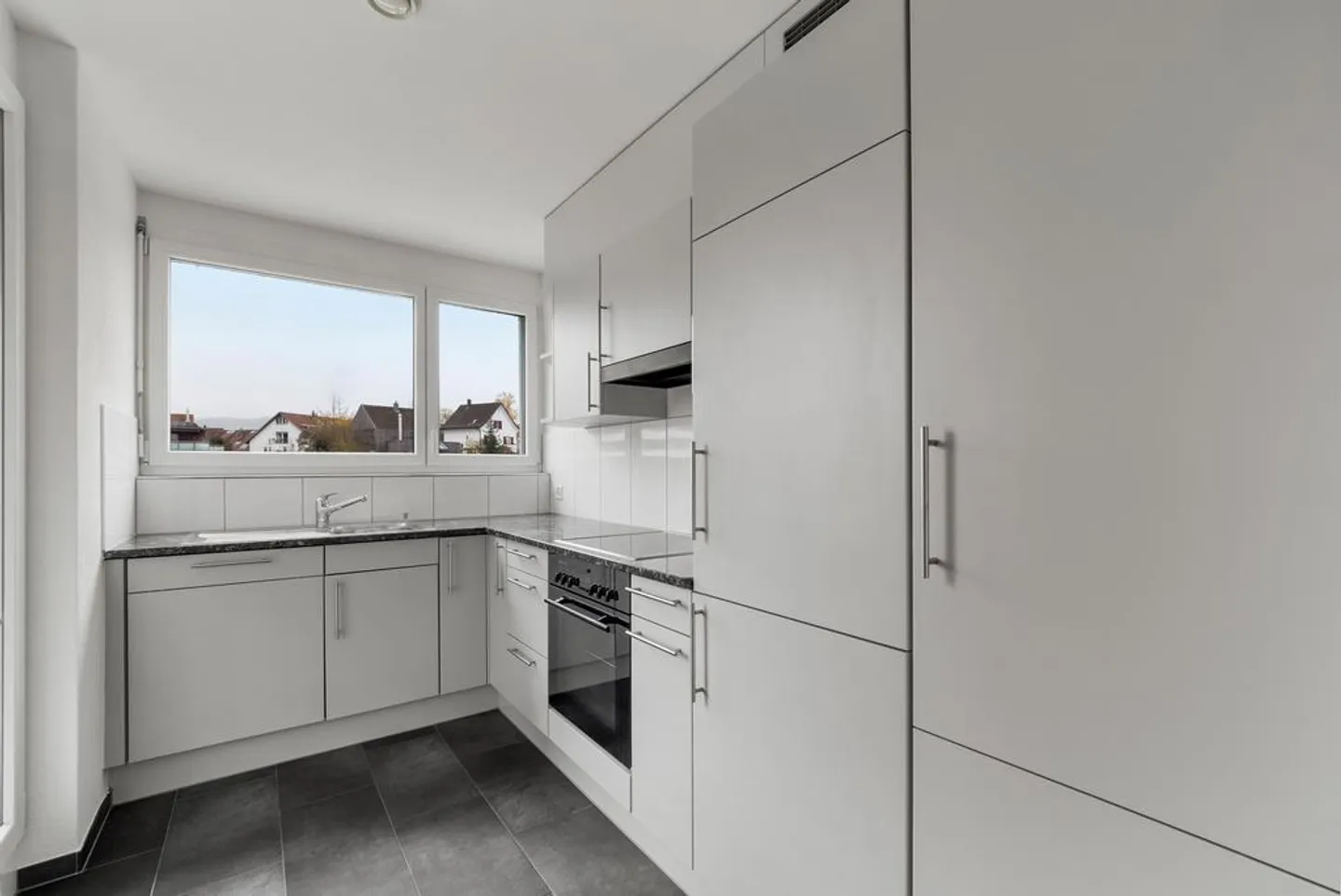3.5-room penthouse apartment with spacious terrace in Bülach - Photo 2 of 6
