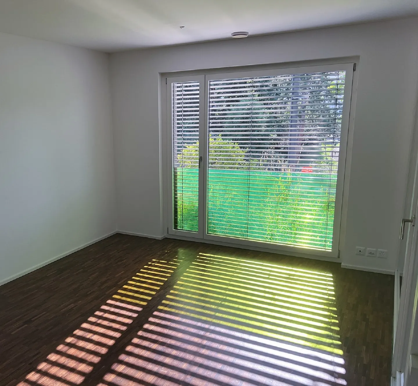 Appartamento moderno con balcone - Foto 4 di 9