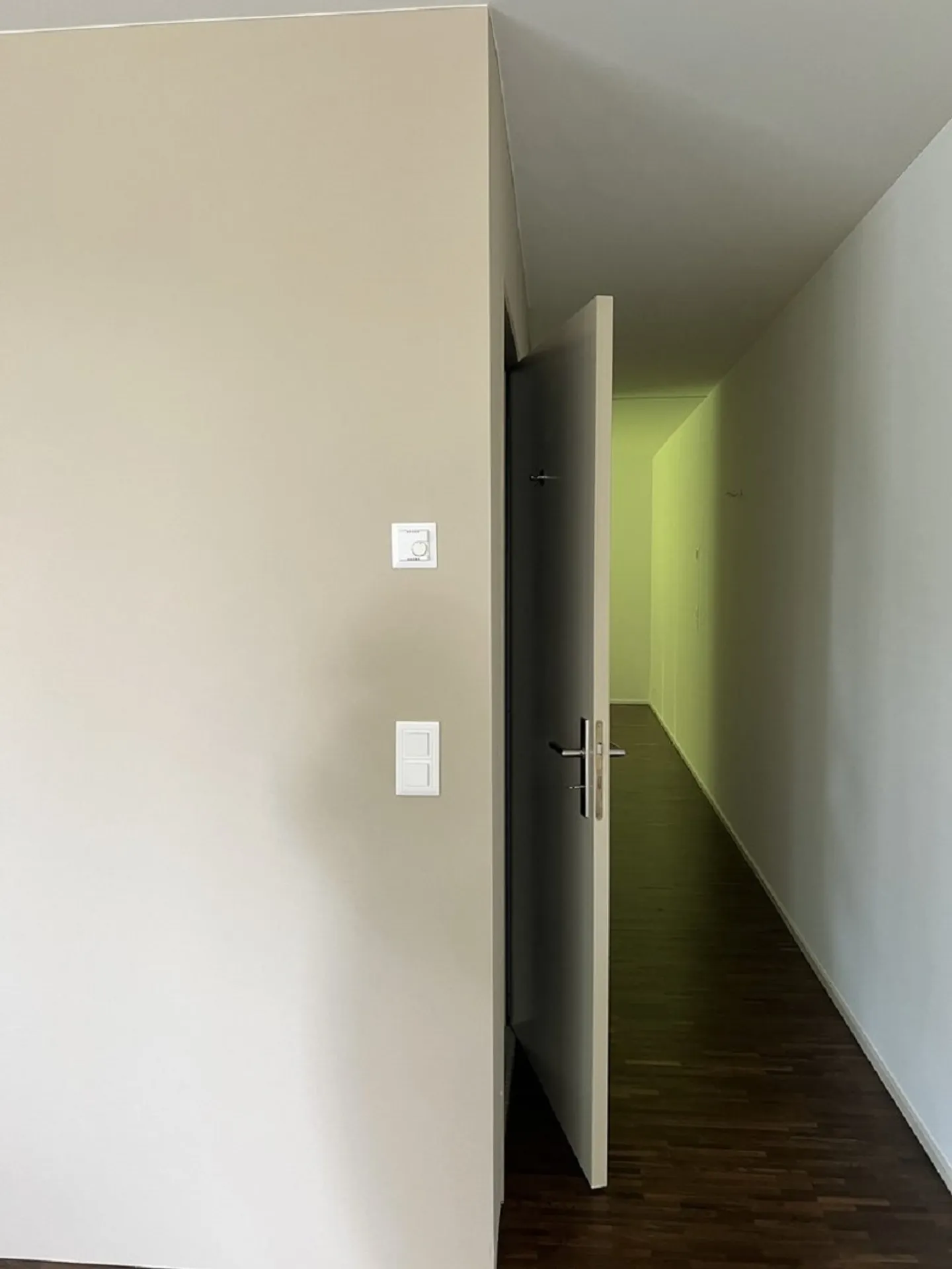 Appartamento moderno con balcone - Foto 5 di 9