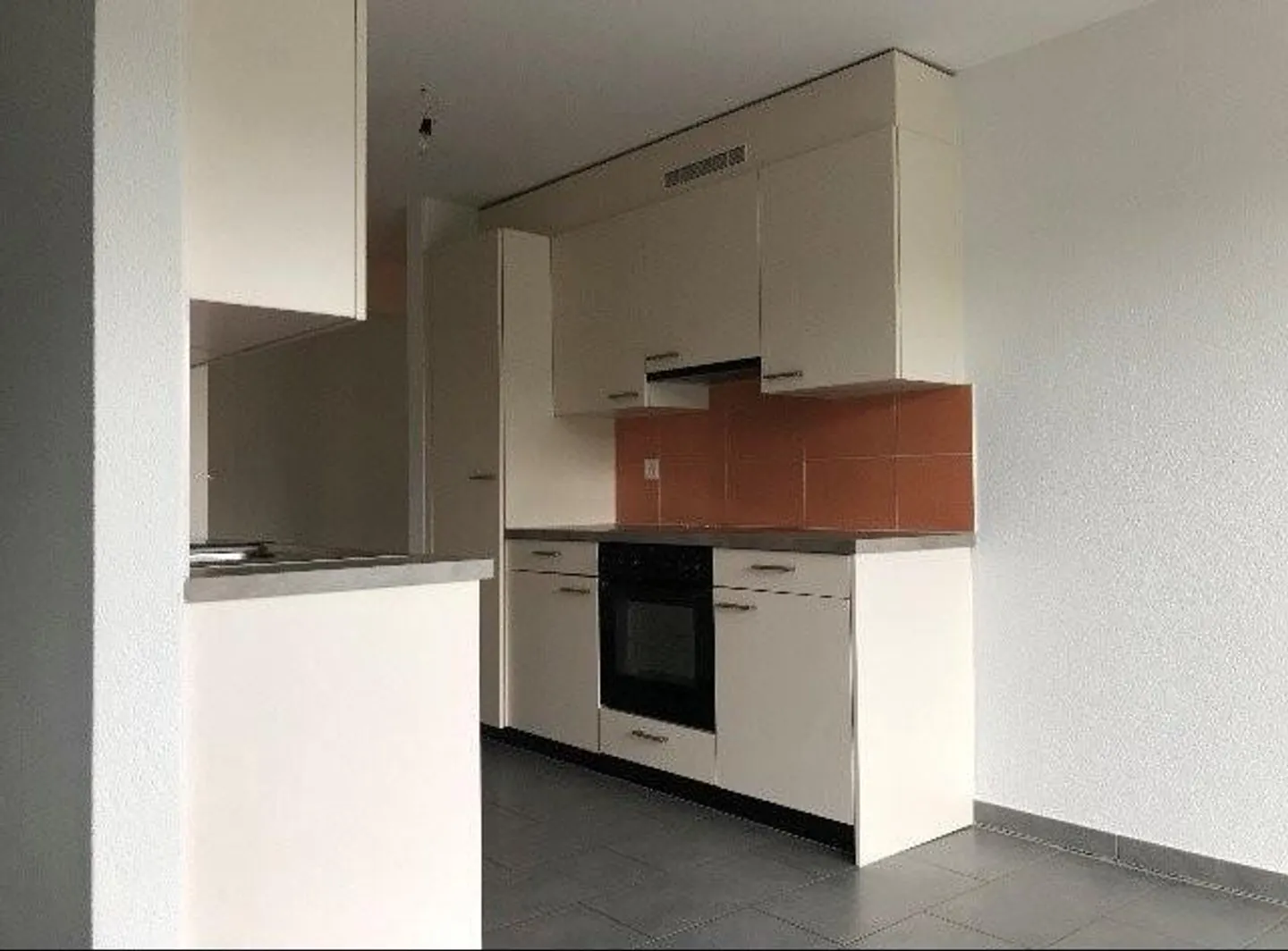 BEL APPARTAMENTO DI 3.5 STANZE! - Foto 6 di 11