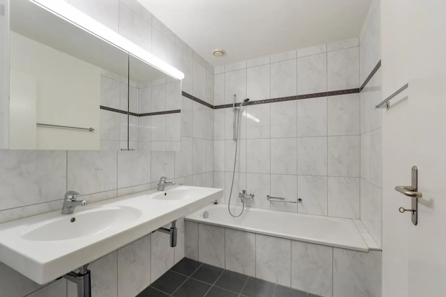 3.5-room penthouse apartment with spacious terrace in Bülach - Photo 5 of 6