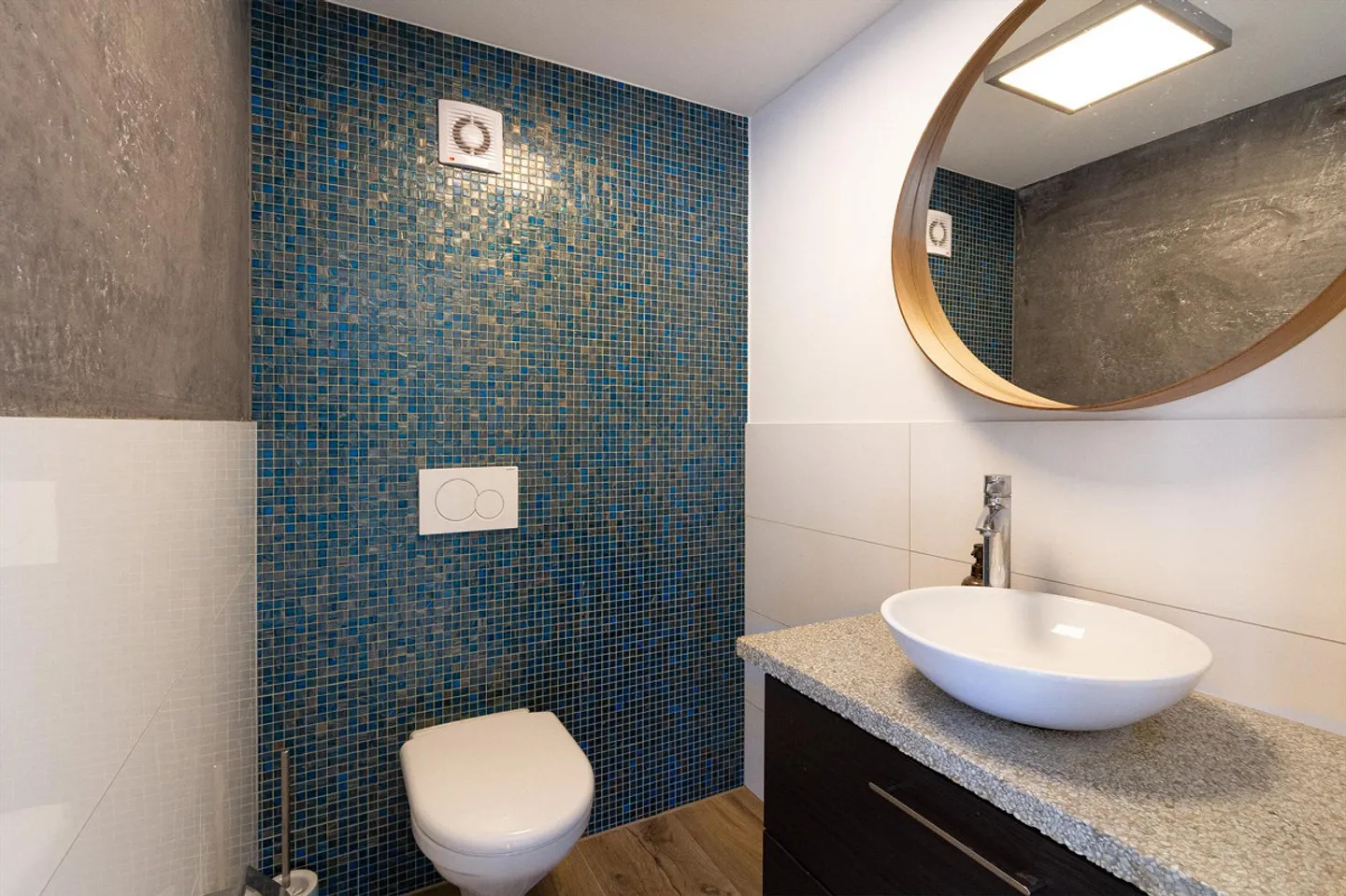Versatile Retail Space in a Central and Well-Visible Location - Photo 6 of 11