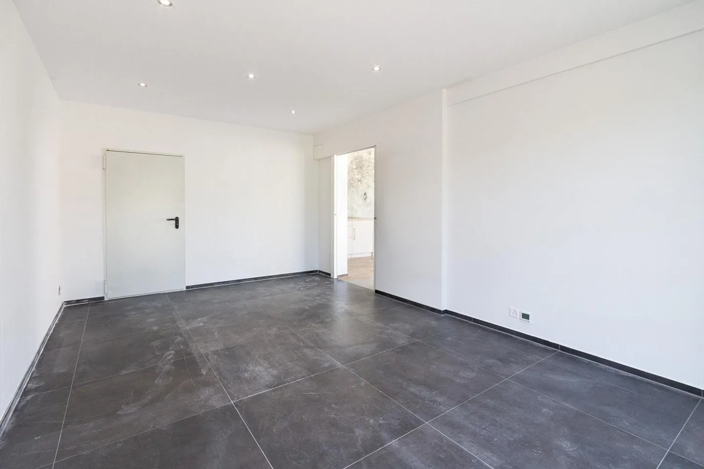 Versatile Retail Space in a Central and Well-Visible Location - Photo 8 of 11