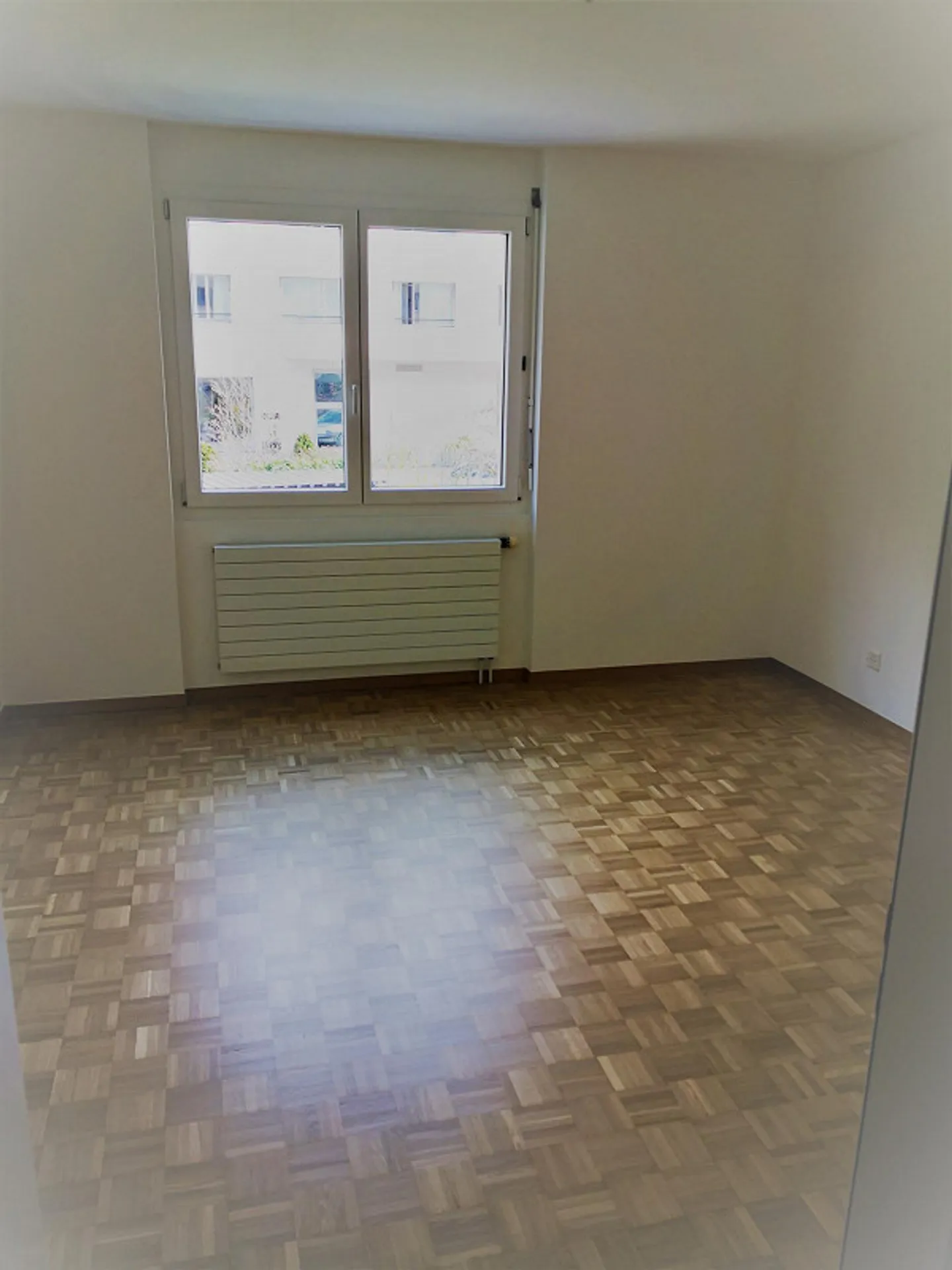 Appartement au rez-de-chaussée de 3,5 pièces proche de la ville - Photo 5 sur 11