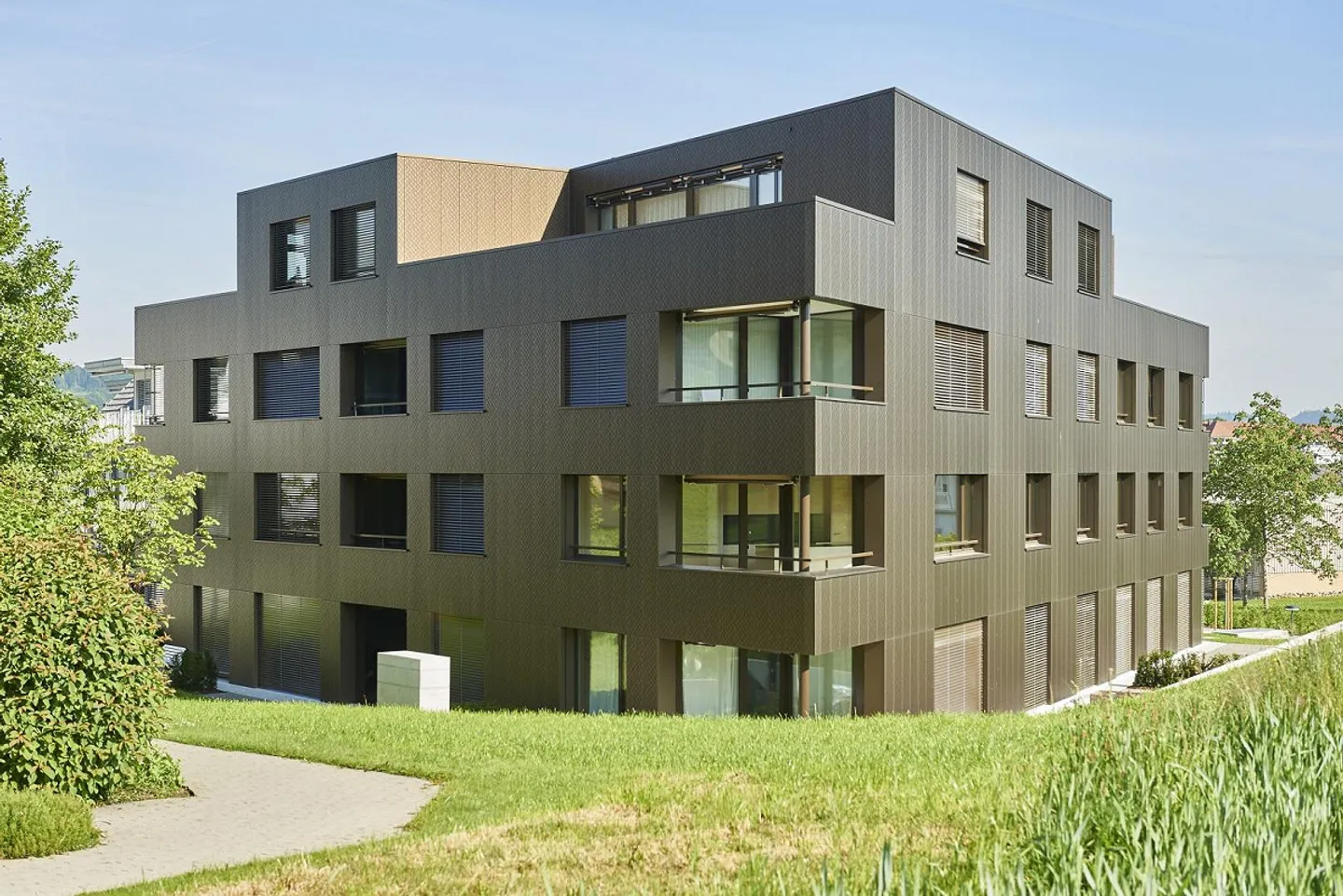 Moderno appartamento attico di 3,5 stanze con grande terrazza - Foto 1 di 7
