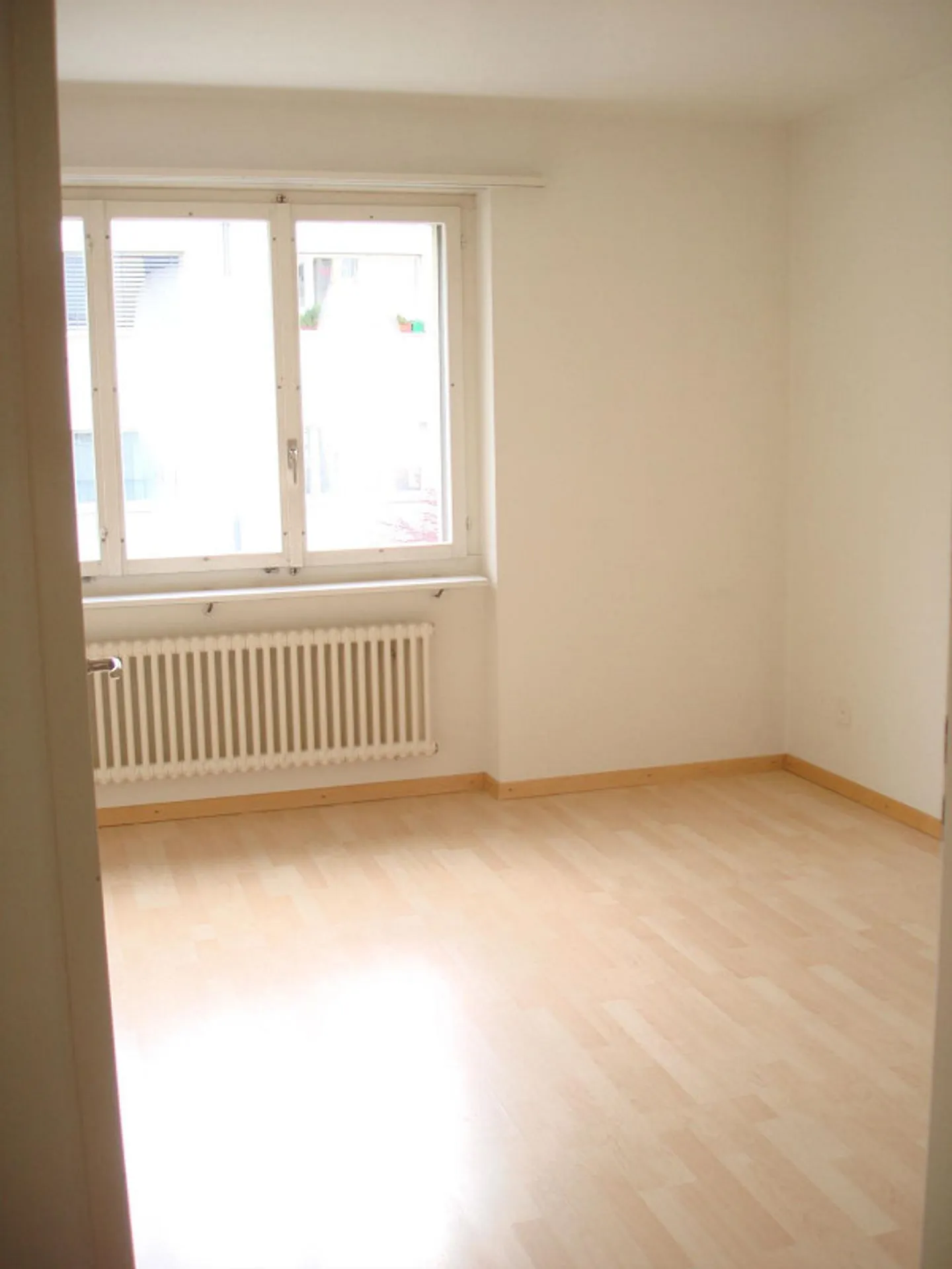 Attractive 3.5-room apartment on the 1st floor, with a view into the greenery, close to the center - Photo 8 of 14