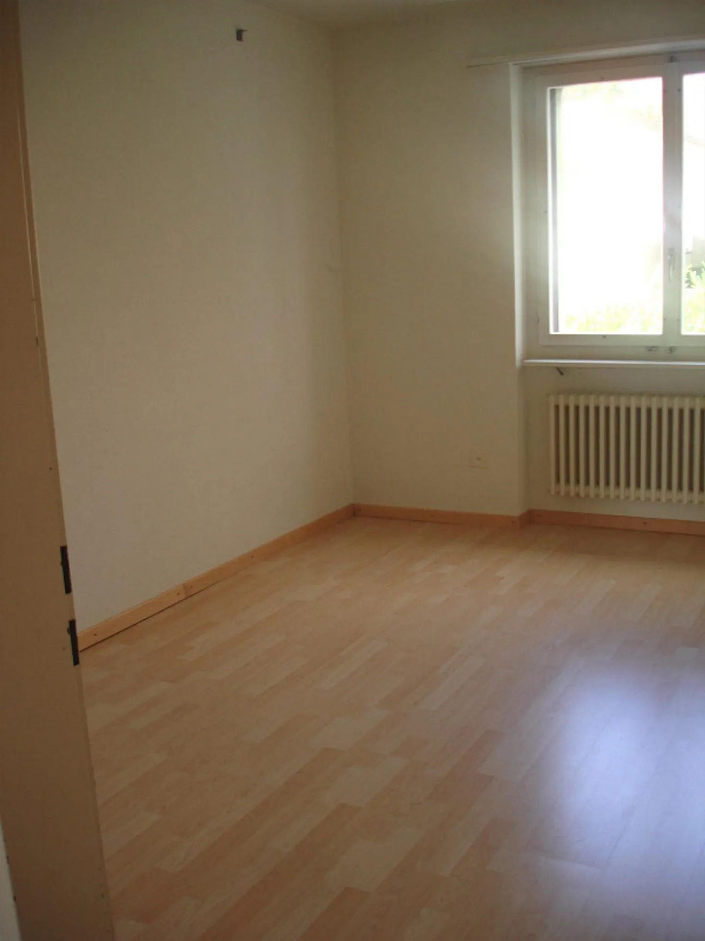 Attractive 3.5-room apartment on the 1st floor, with a view into the greenery, close to the center - Photo 10 of 14