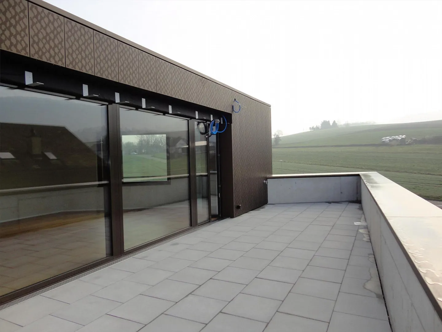 Moderno appartamento attico di 3,5 stanze con grande terrazza - Foto 4 di 7