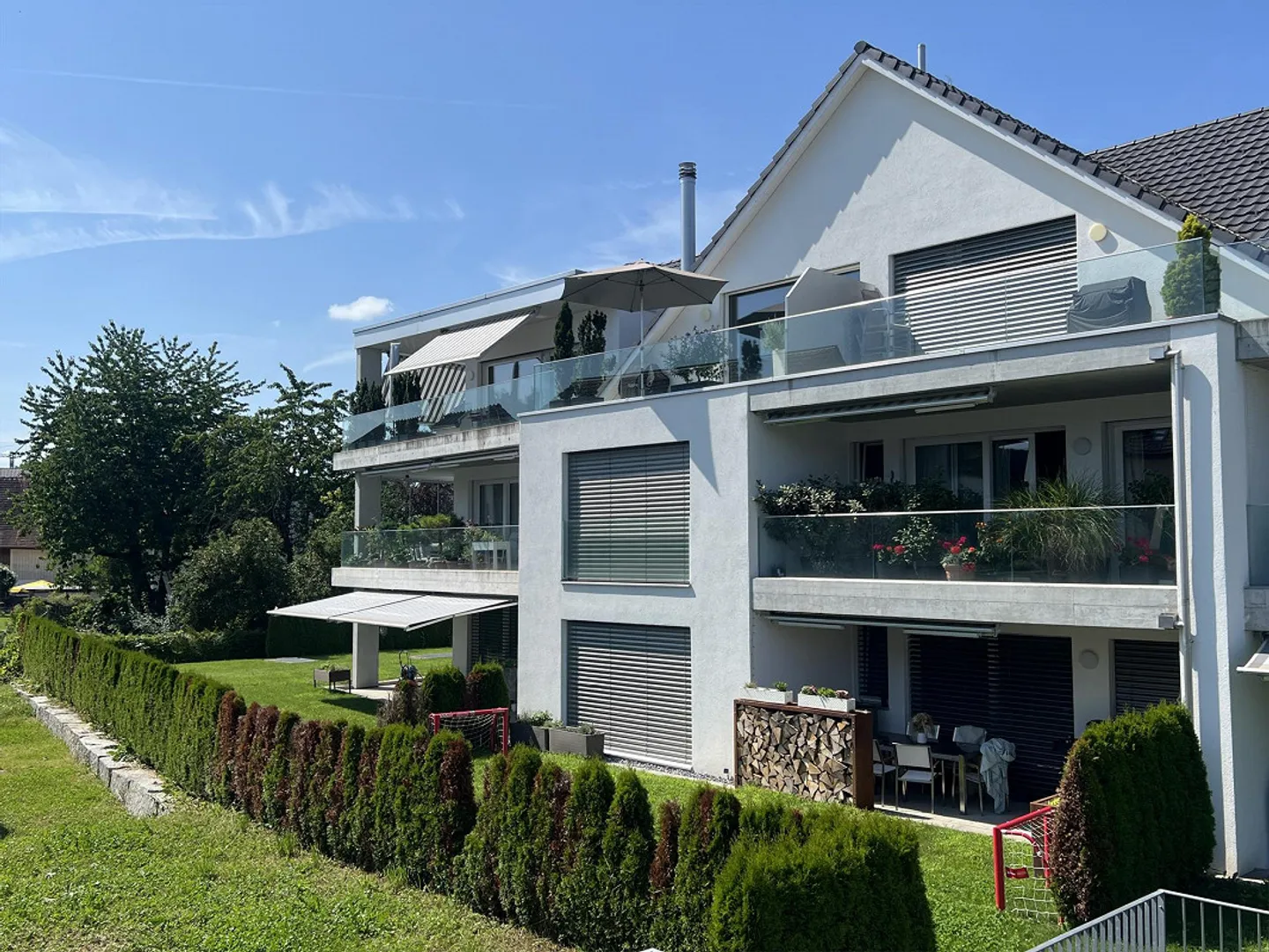 Sunny, quiet and spacious living with terrace - Photo 1 of 25
