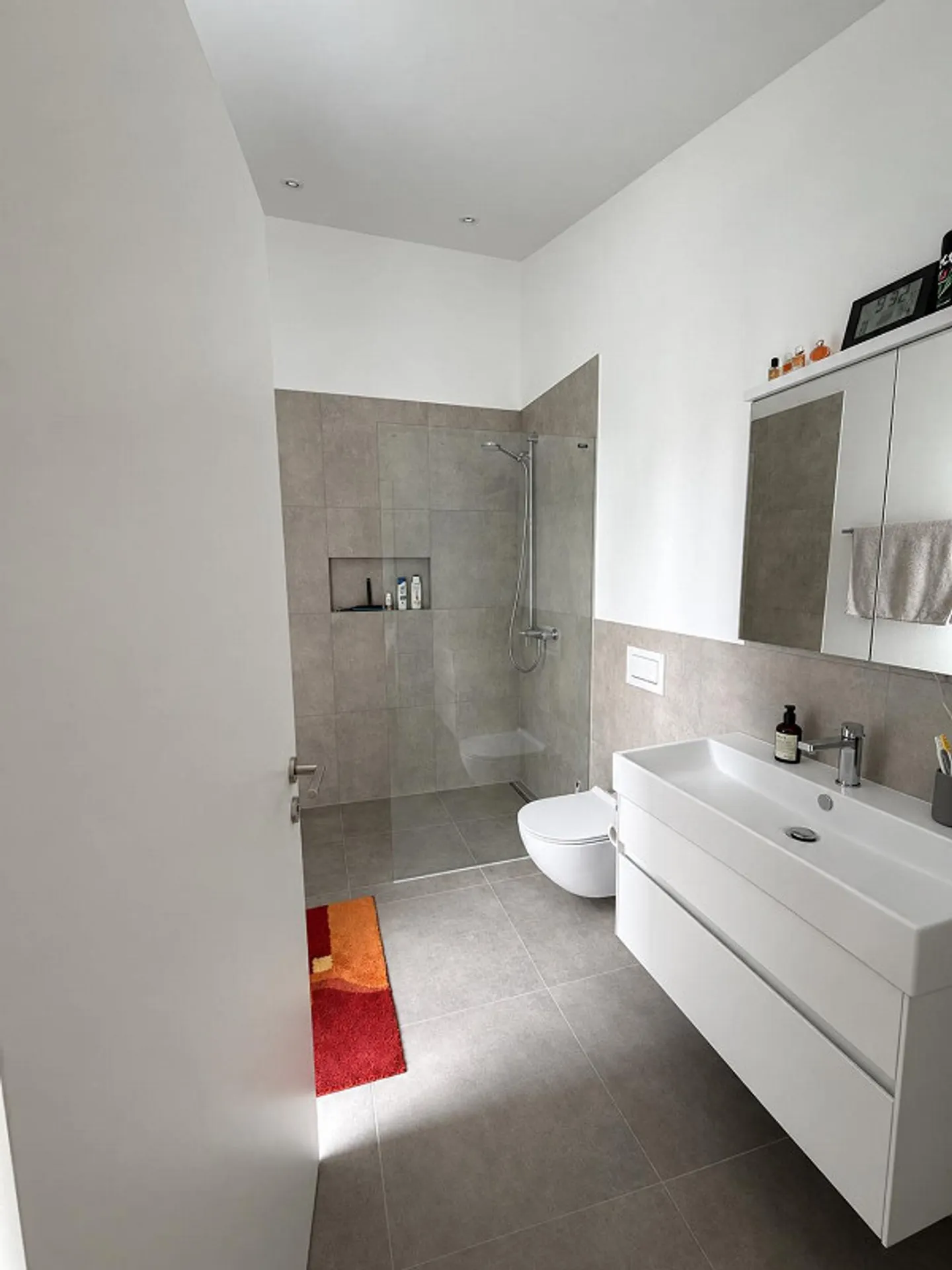 Appartamento moderno di 3,5 stanze in standard di proprietà - Foto 8 di 13