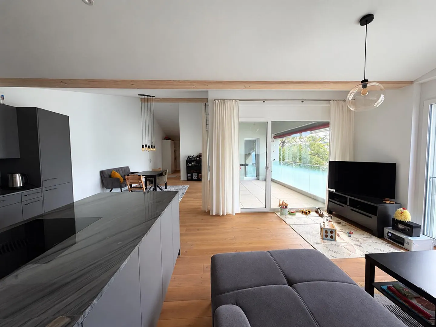 Appartamento moderno di 3,5 stanze in standard di proprietà - Foto 2 di 13