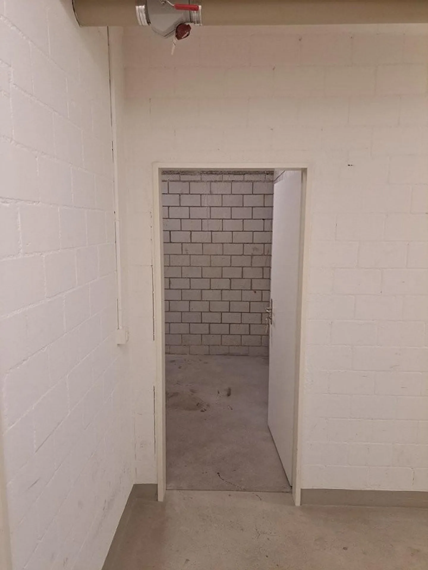 Salle de bricolage à Therwil - Photo 1 sur 4