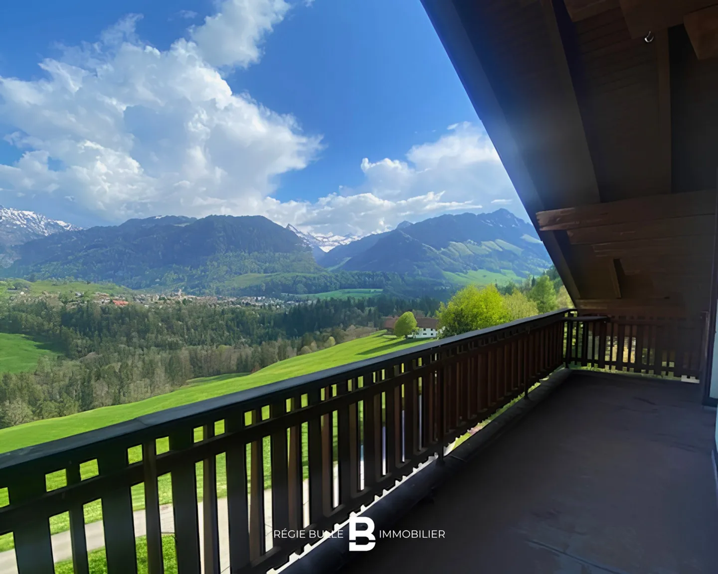 Charmante Wohnung mit Balkon - Foto 1 von 4