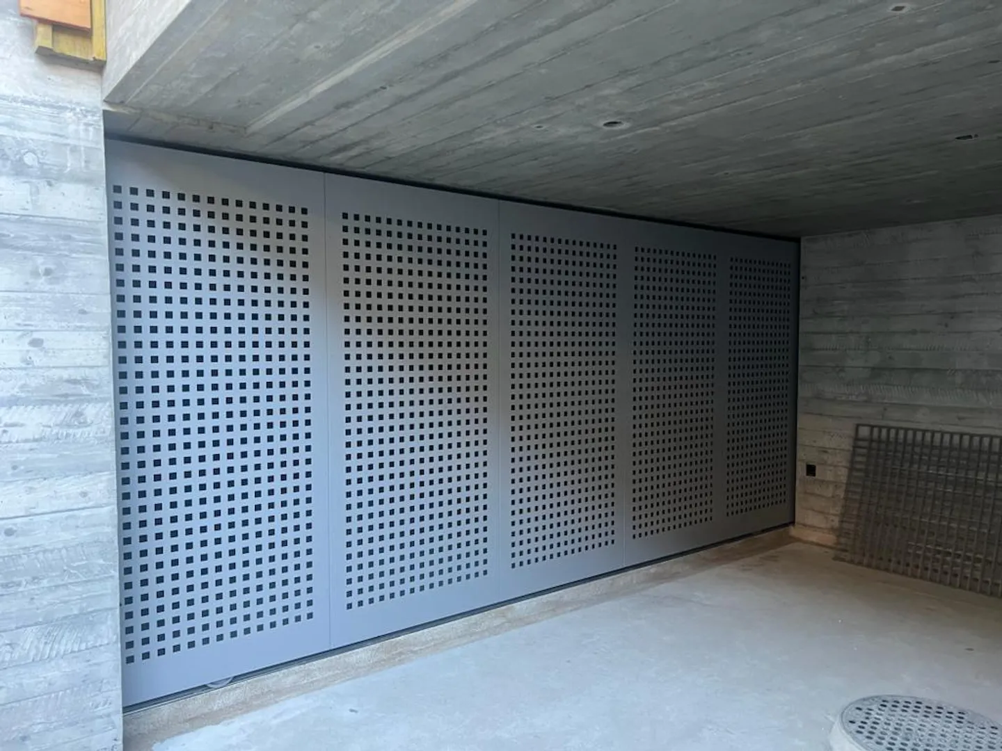 Covered parking area Campagnola Vairano - Photo 6 of 8