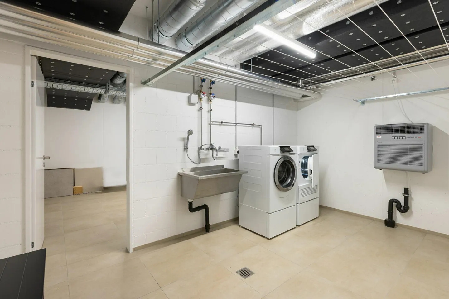 Exclusive city apartment in the midst of a private park landscape - Photo 18 of 21