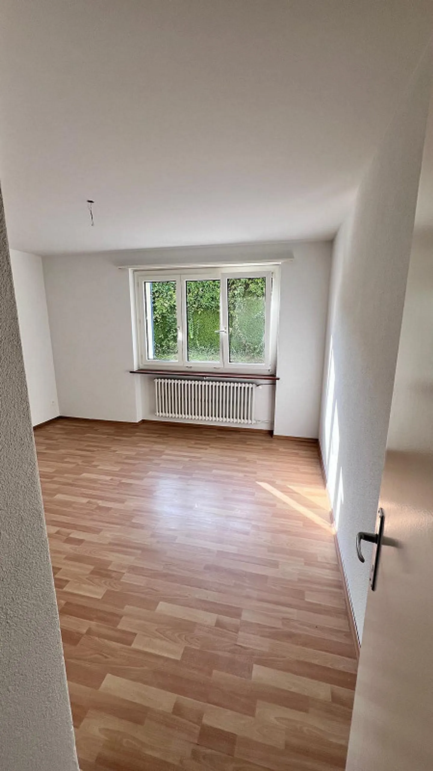 Appealing 3-room apartment in a border location - Photo 4 of 8