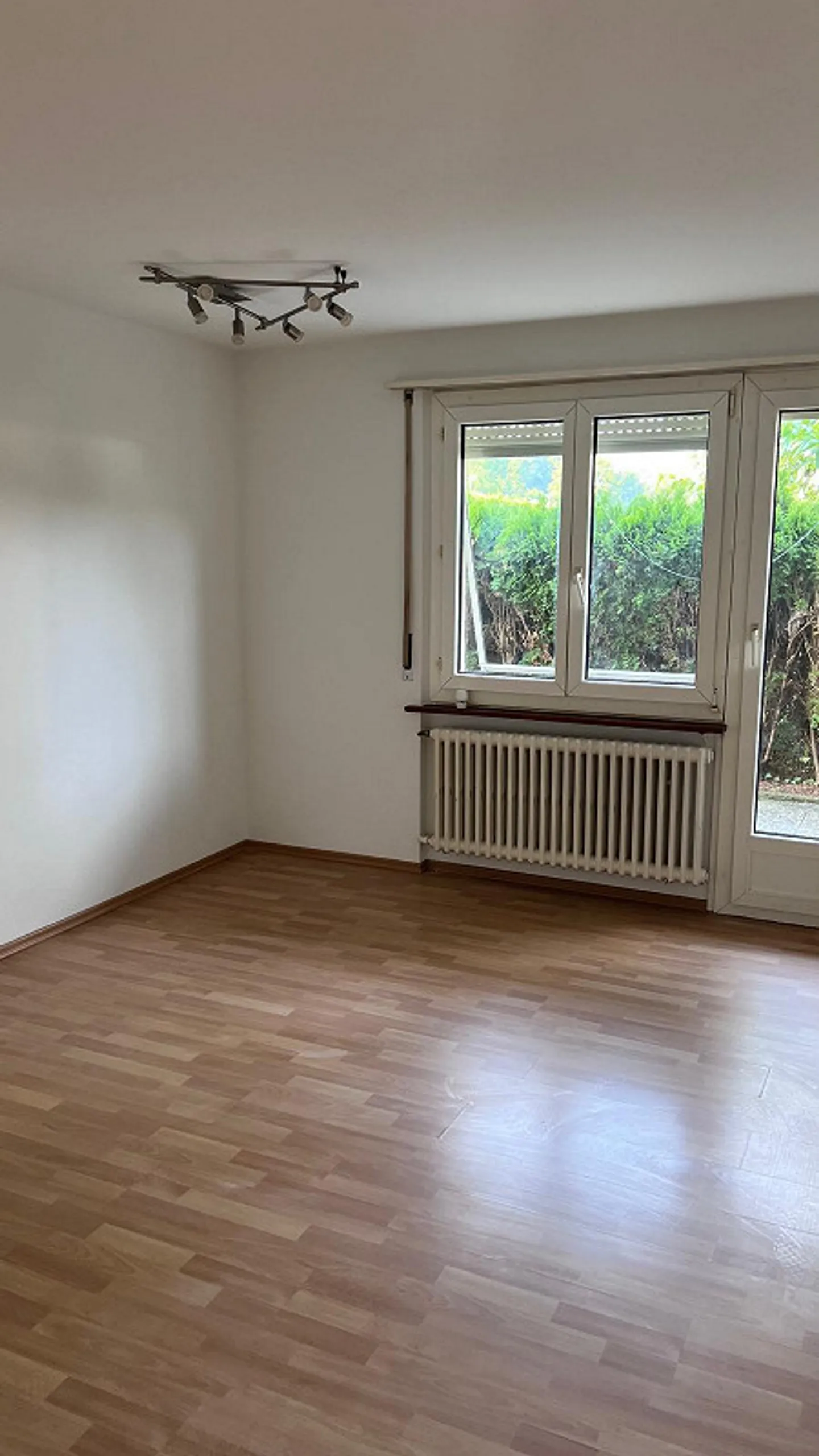 Appealing 3-room apartment in a border location - Photo 5 of 8