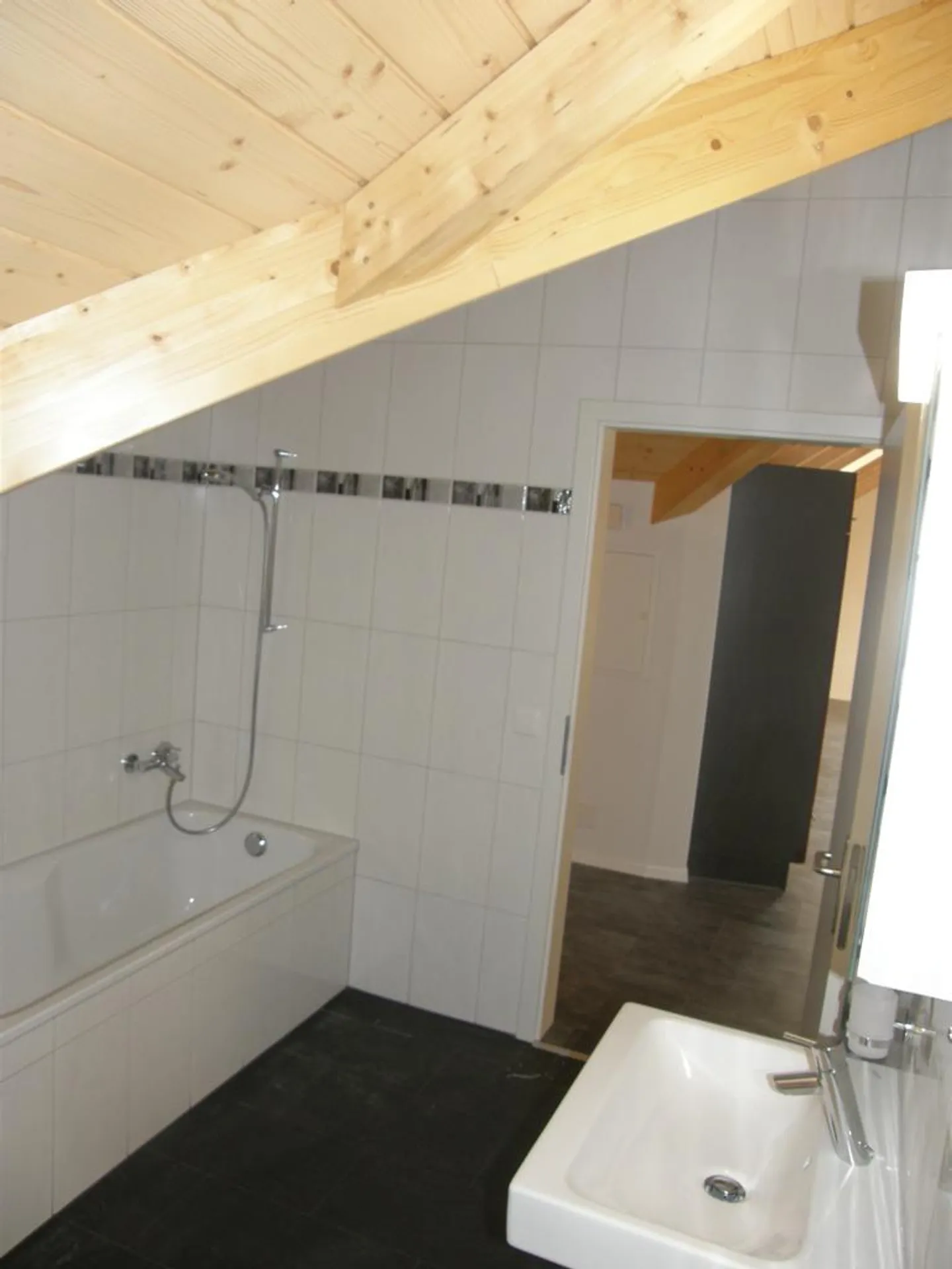 Charmante 2.5 Zimmer Wohnung - Foto 6 von 10