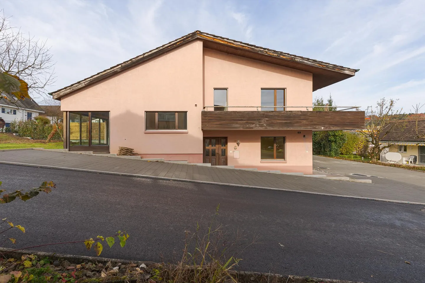 5.5-Room Single-Family Home with Development Potential, Fireplace, in a Quiet Location - Photo 26 of 30