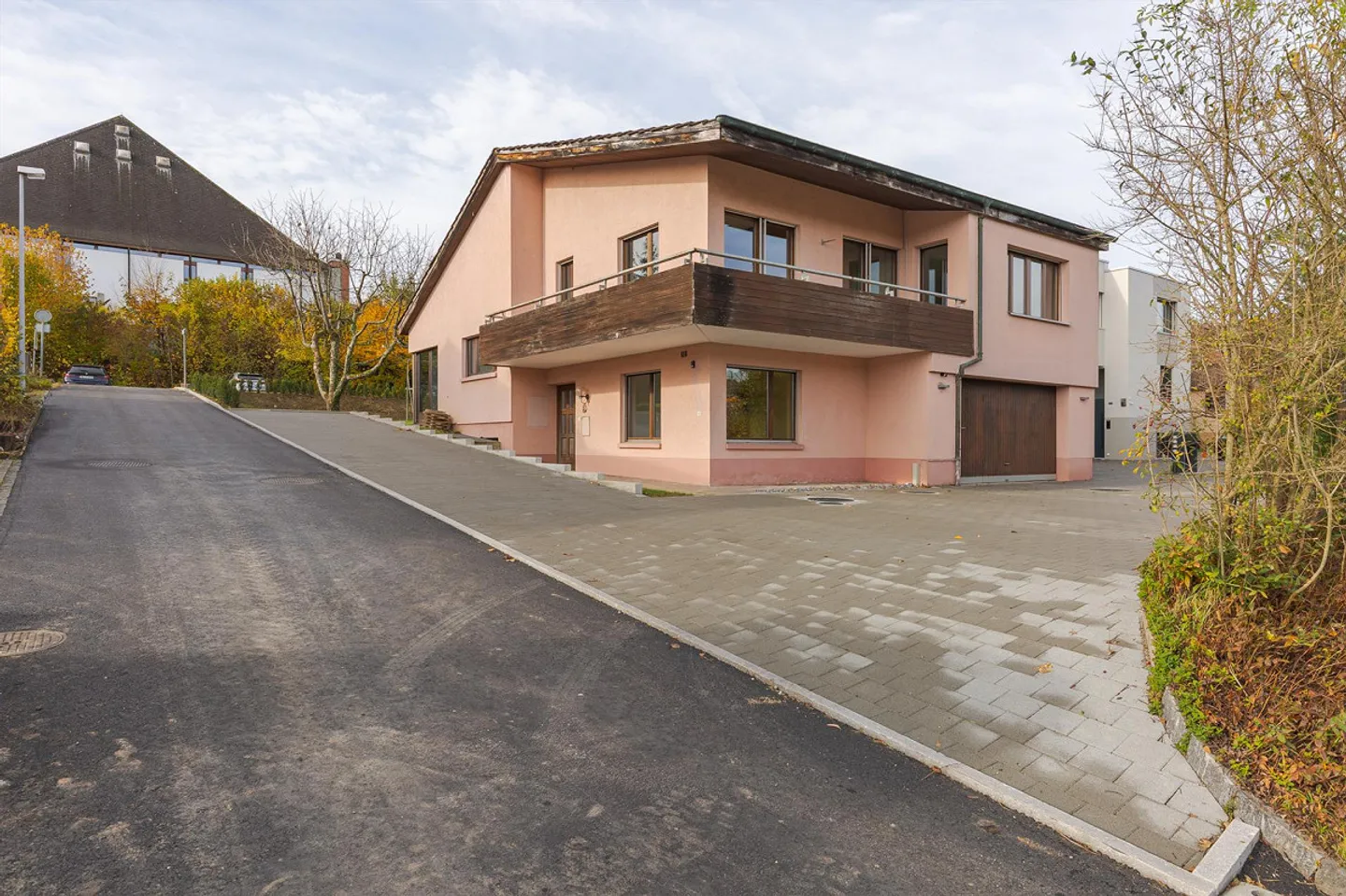5.5-Room Single-Family Home with Development Potential, Fireplace, in a Quiet Location - Photo 27 of 30