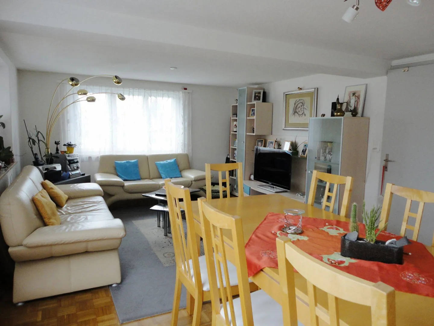 Appartement spacieux de 5,5 pièces sur un étage - Photo 2 sur 12