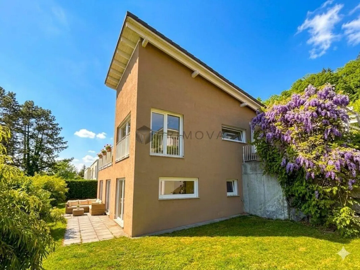 Vivez dans le vert, cette maison avec une vue imprenable cherche son égal ! - Photo 12 sur 12