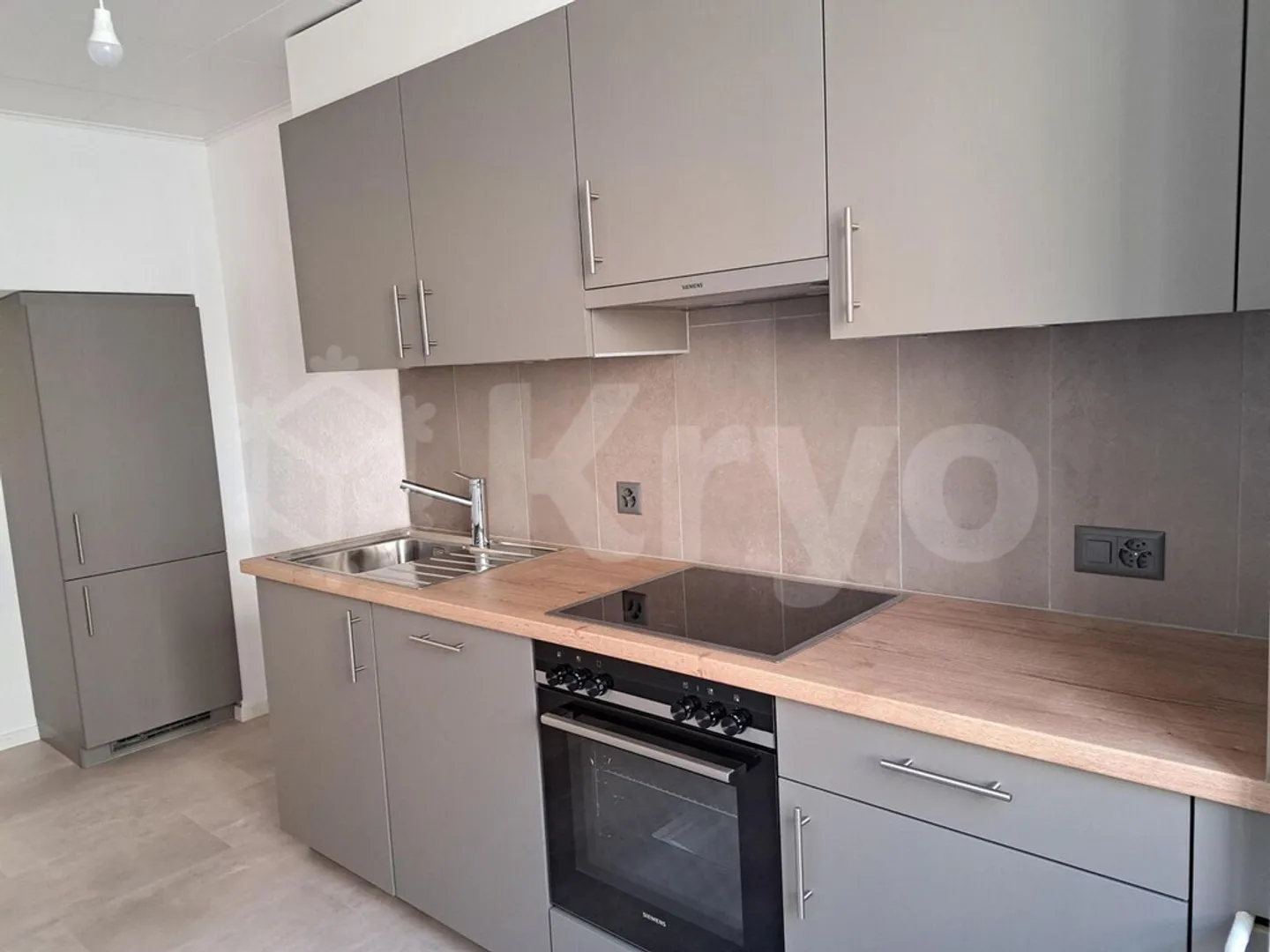 APARTMENT 3 ROOMS UPPER GROUND FLOOR 90 M2 RENOVATED - Photo 2 of 8