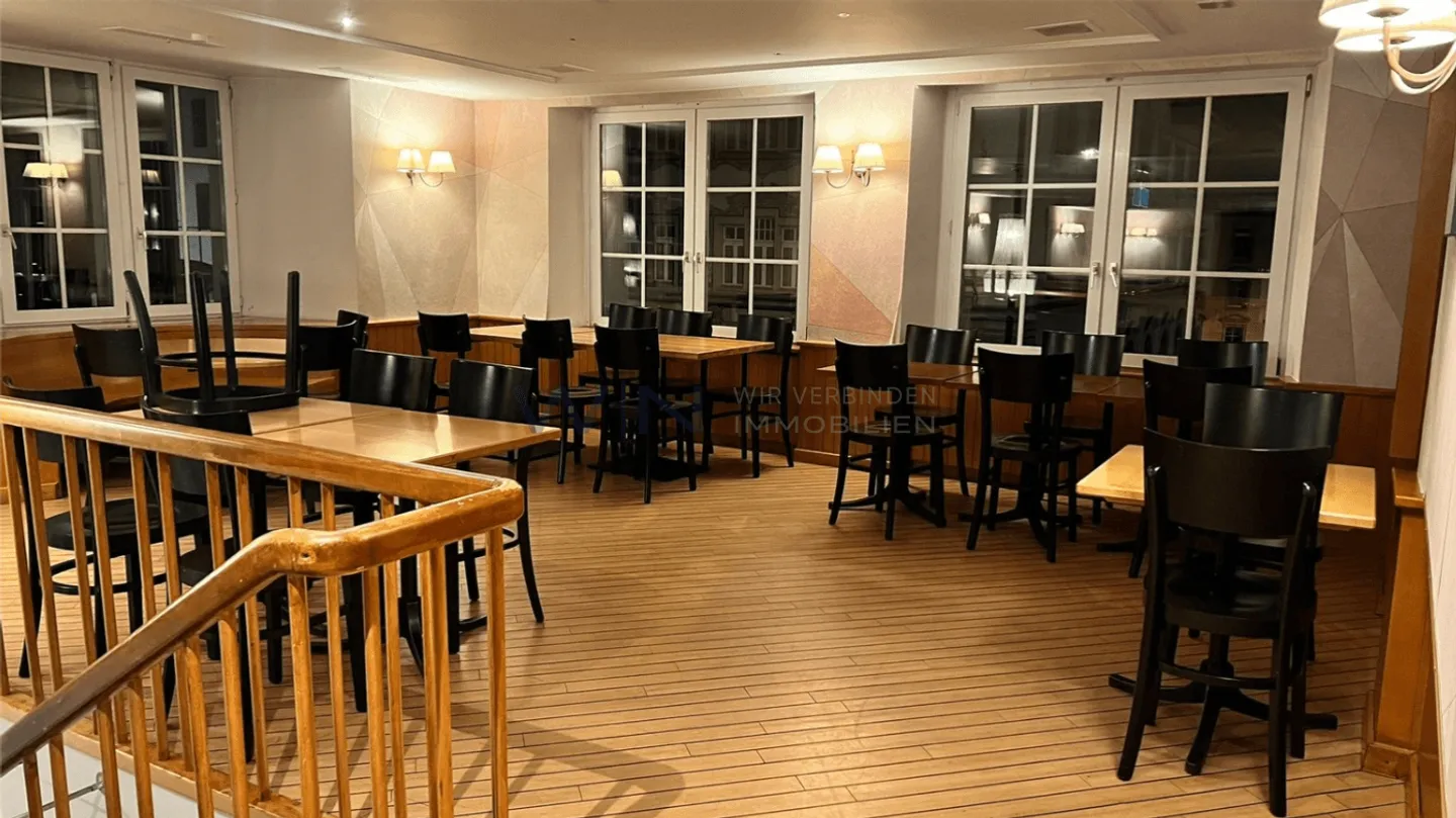 Hotel for sale - Photo 7 of 9