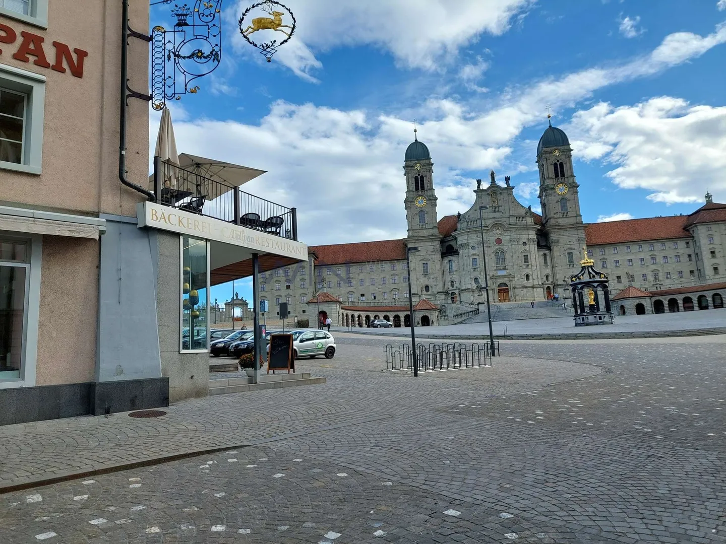 Hotel for sale - Photo 3 of 9