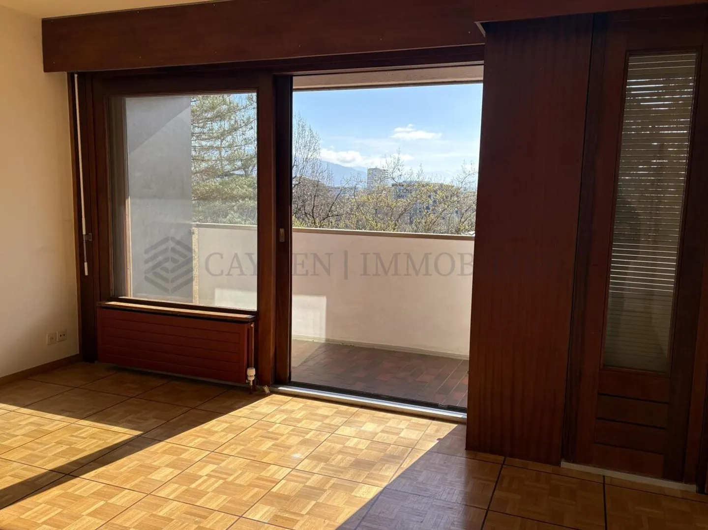 Opportunity for Investors: Vacant Studio in Prime Location in Frontenex - Photo 1 of 4