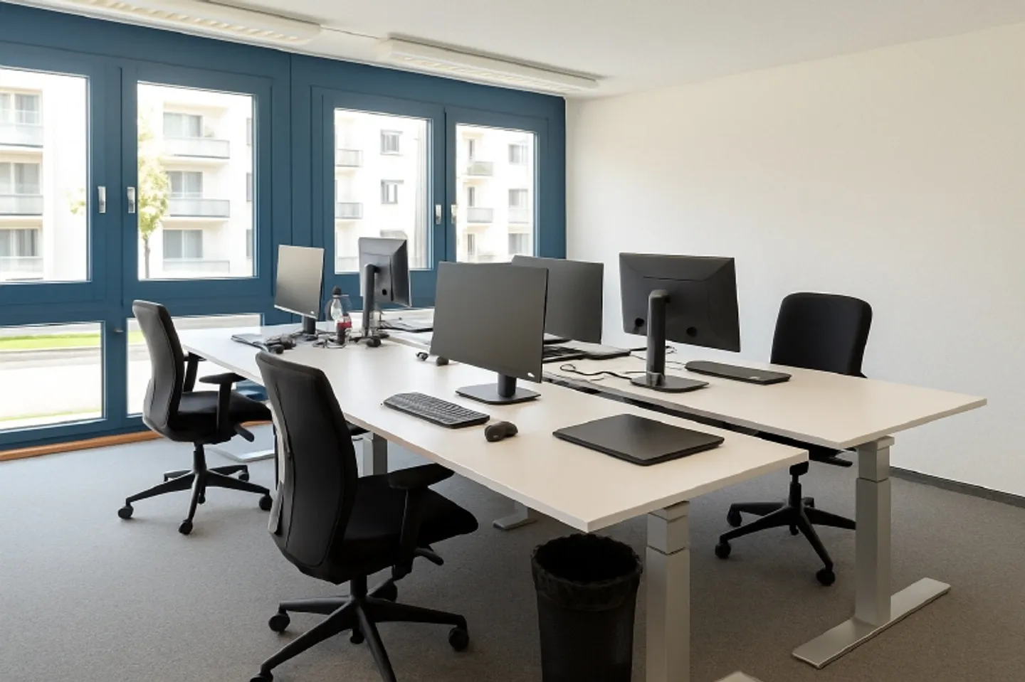 Office in the center of Lucerne including parking spaces in front of the house and directly on the bike path Freigleis - Photo 1 of 9