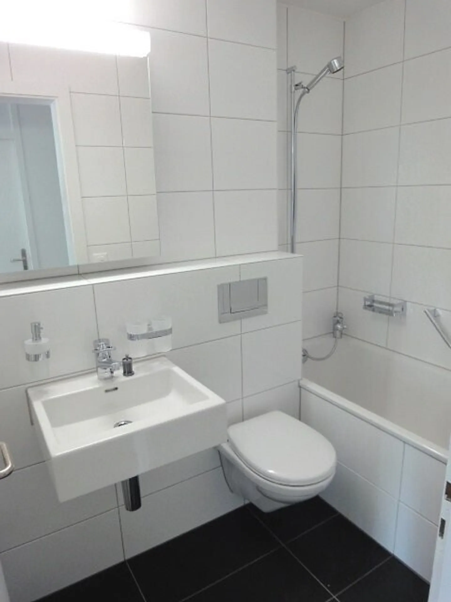 4-room apartment of 81 m2 on the 3rd floor - Photo 3 of 9